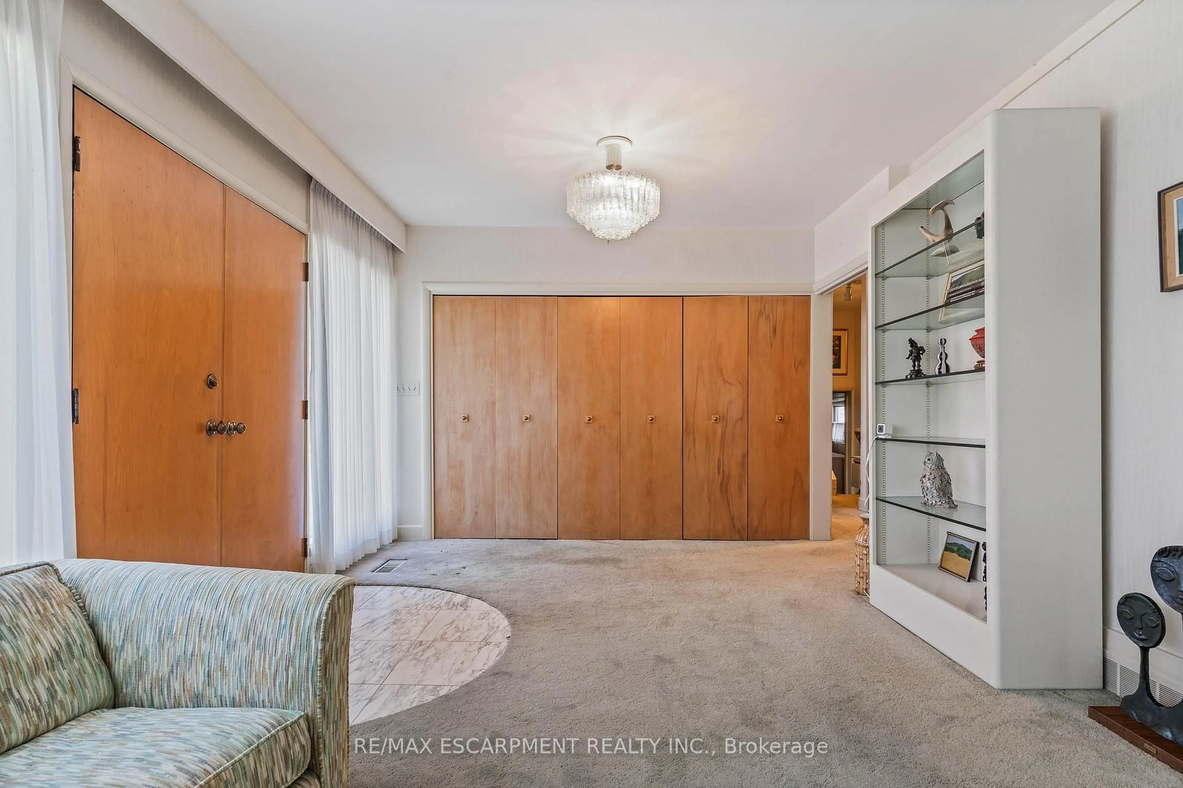 Indoor entryway for 274 Mountain Brow Blvd, Hamilton Ontario L8T 1A6