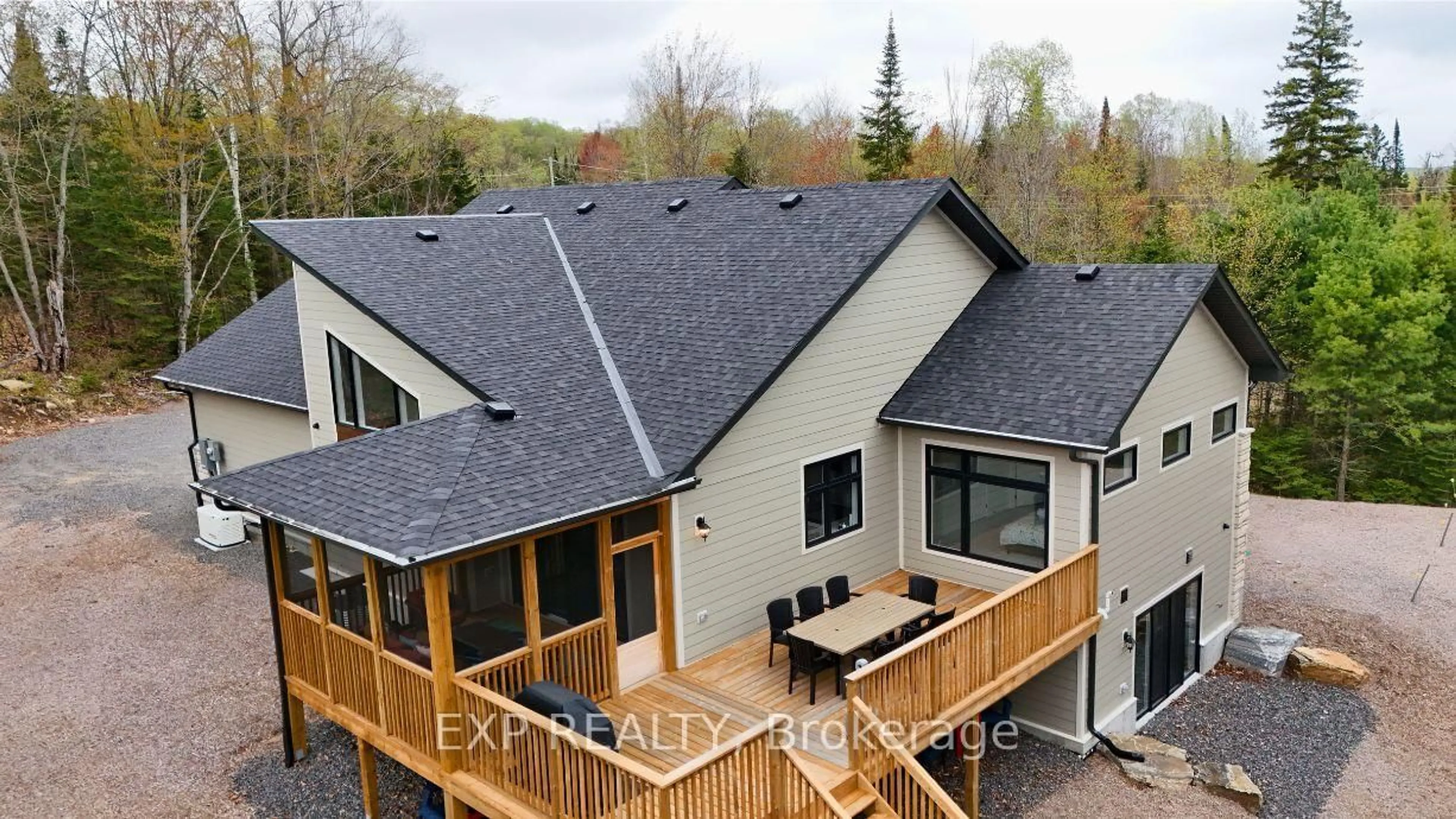 Home with vinyl exterior material, building for 1017 Ridgeline Dr, Lake of Bays Ontario P1J 2J6