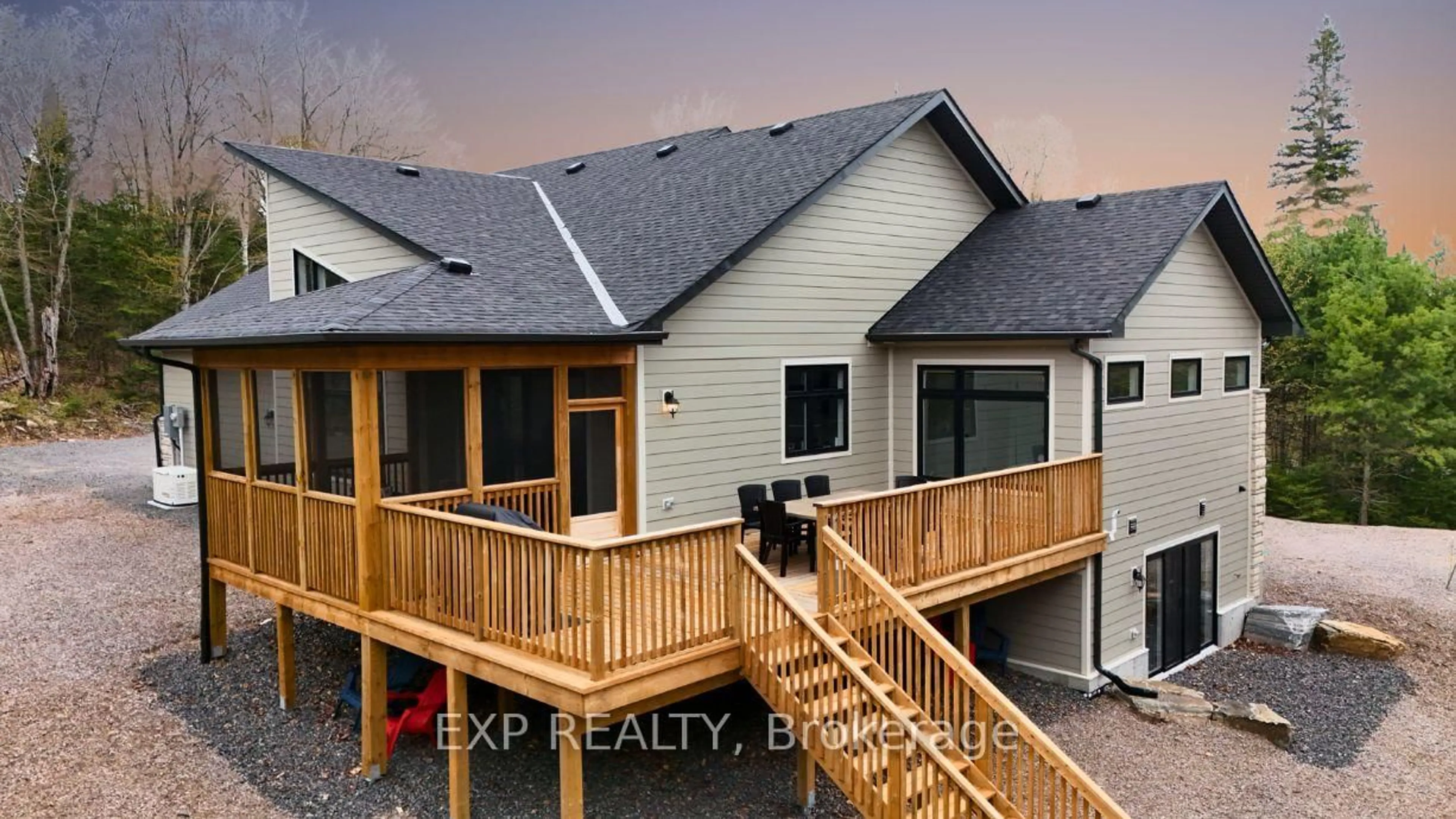 Home with vinyl exterior material, building for 1017 Ridgeline Dr, Lake of Bays Ontario P1J 2J6