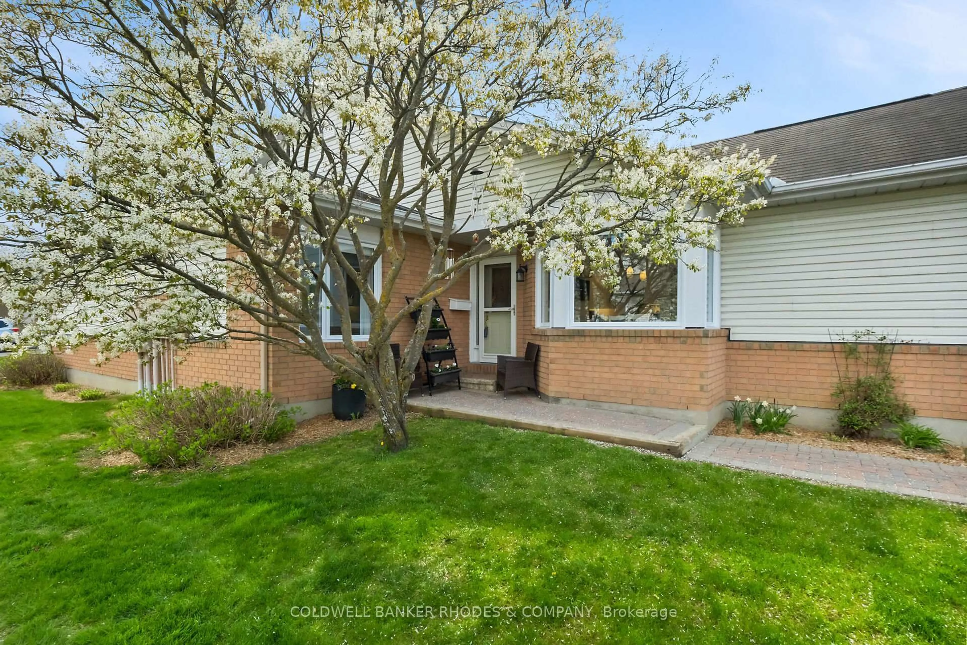 Unknown for 21 River Oaks Crt #21, Stittsville Ontario K2S 1L3