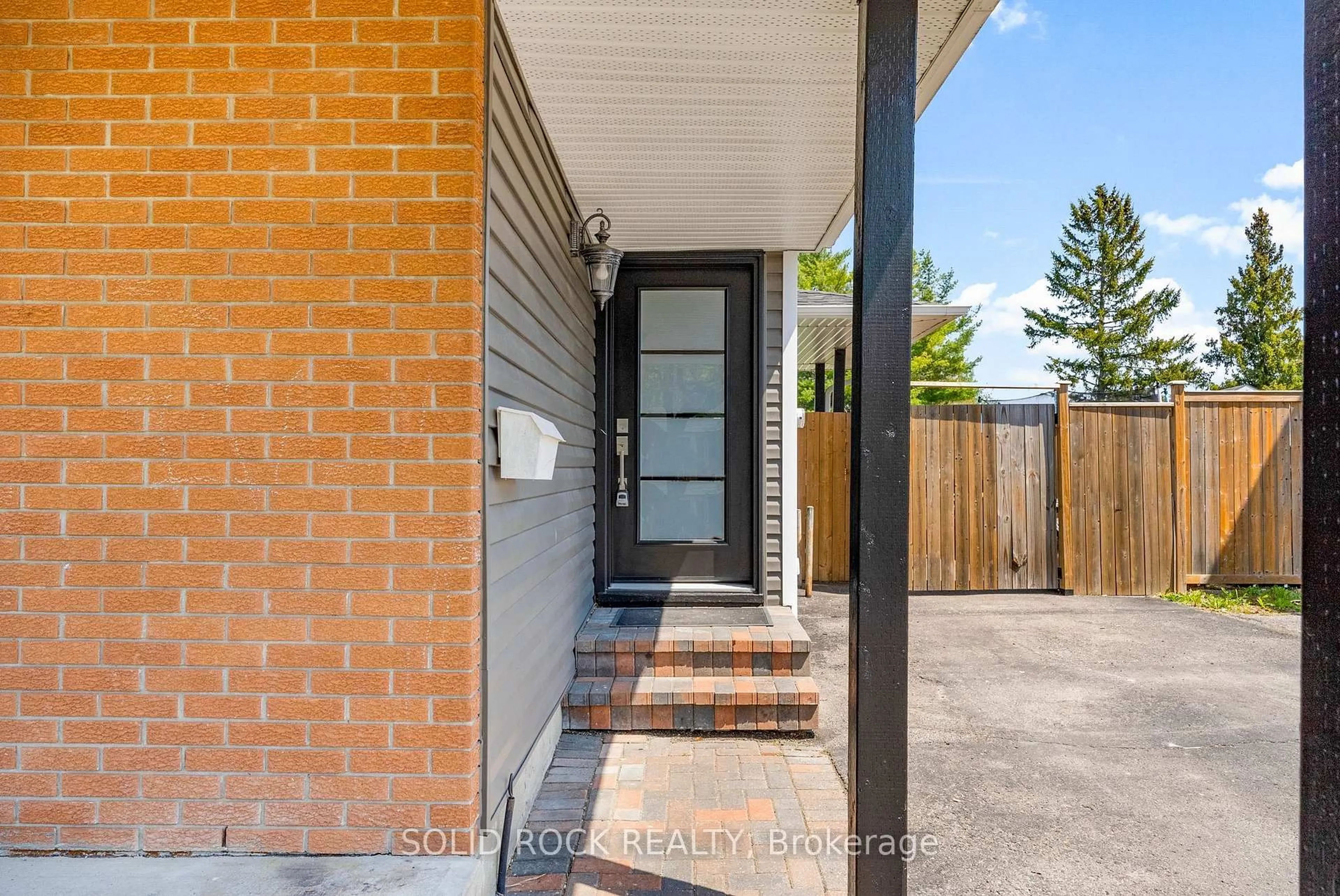Unknown for 316 SINGLETON Way, Ottawa Ontario K1E 2B3