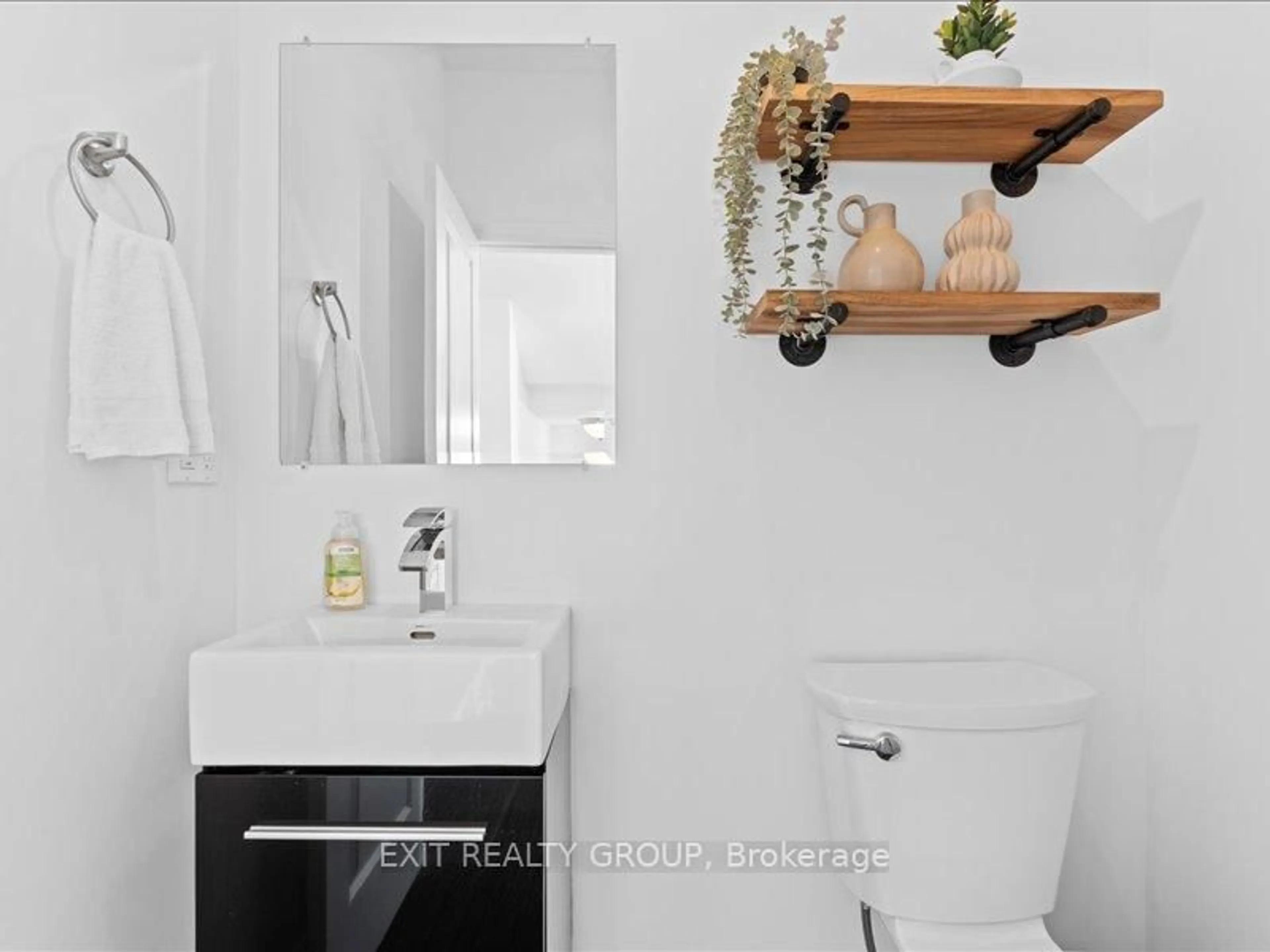Contemporary bathroom, ceramic/tile floor for 3 Sprucewood Crt, Hastings Ontario K0K 2C0