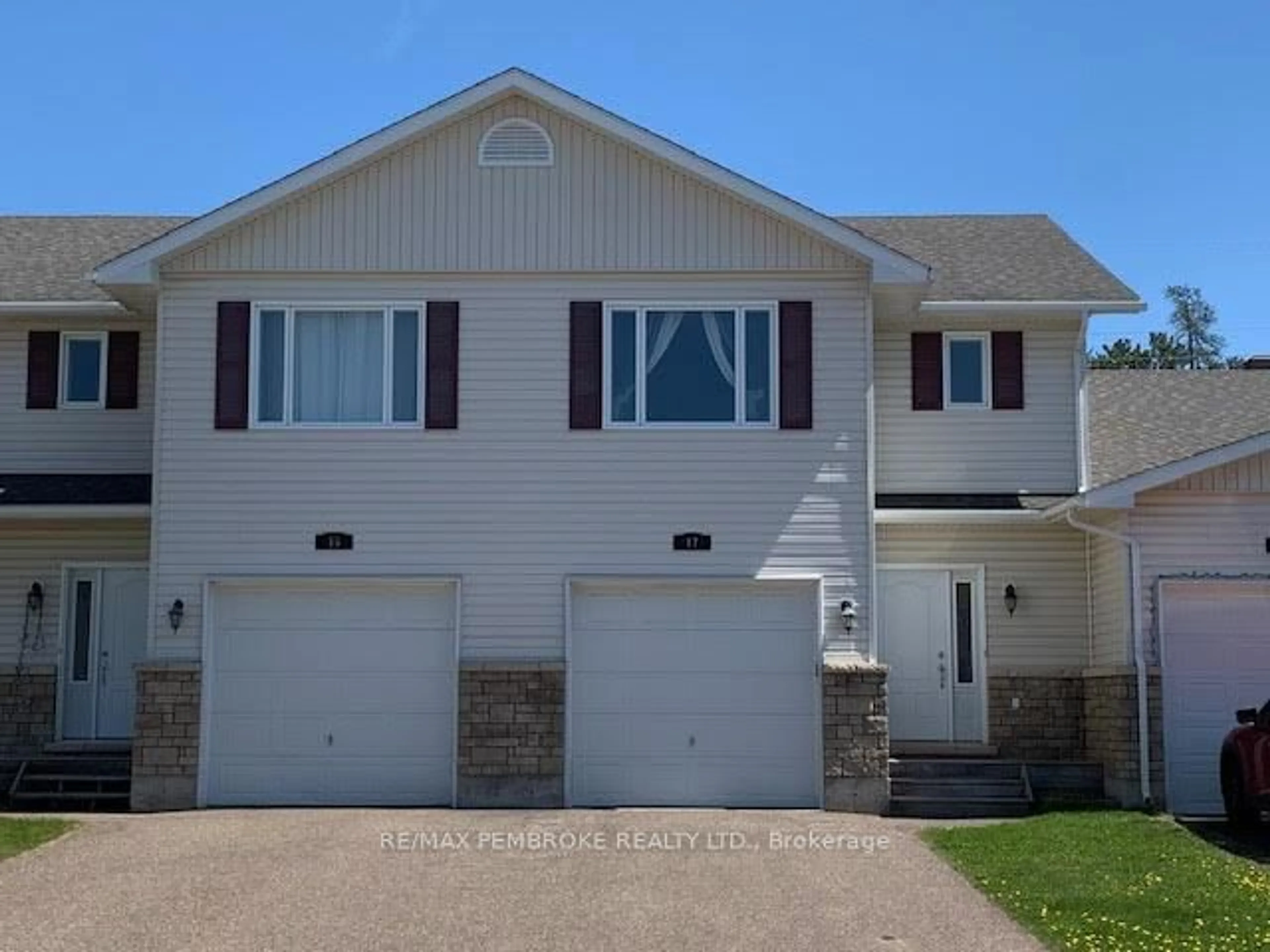Home with vinyl exterior material, street for 17 Winston Ave, Petawawa Ontario K8H 0C1