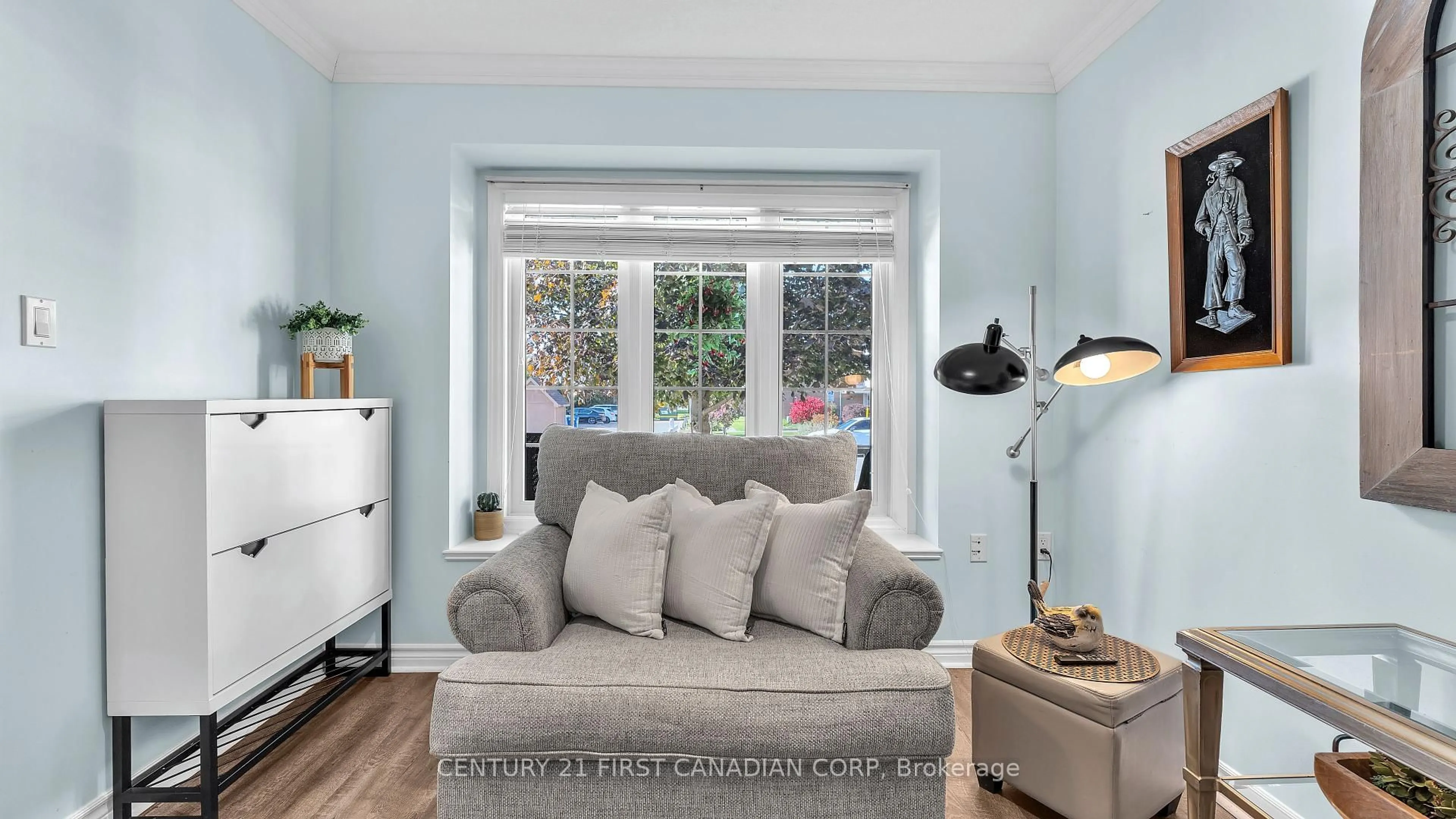 Living room with furniture, unknown for 4.5 Morrison Dr, St. Thomas Ontario N5R 4S6