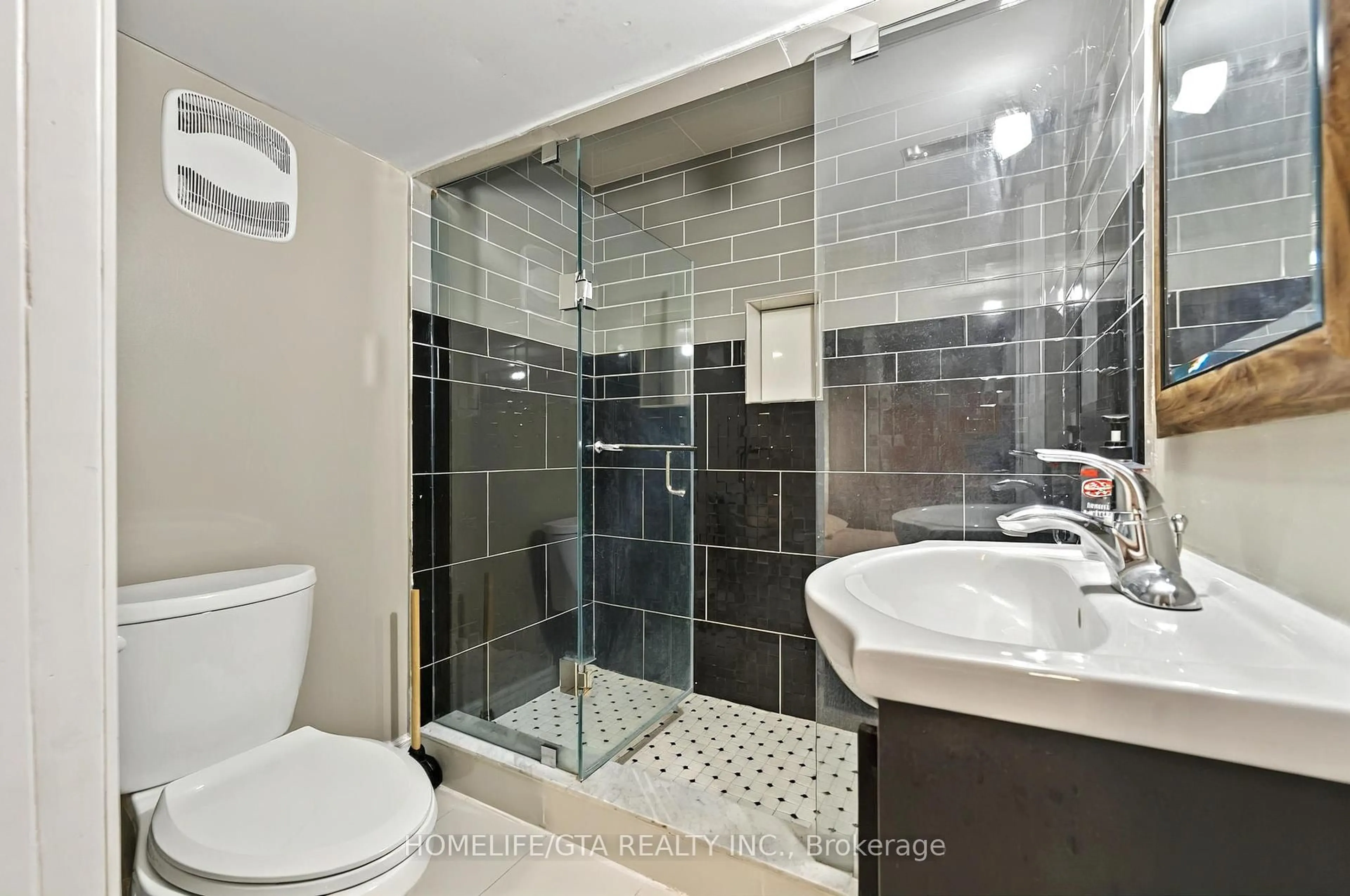 Standard bathroom, ceramic/tile floor for 9334 County Road 2 N/A, Hamilton Township Ontario K9A 4J8