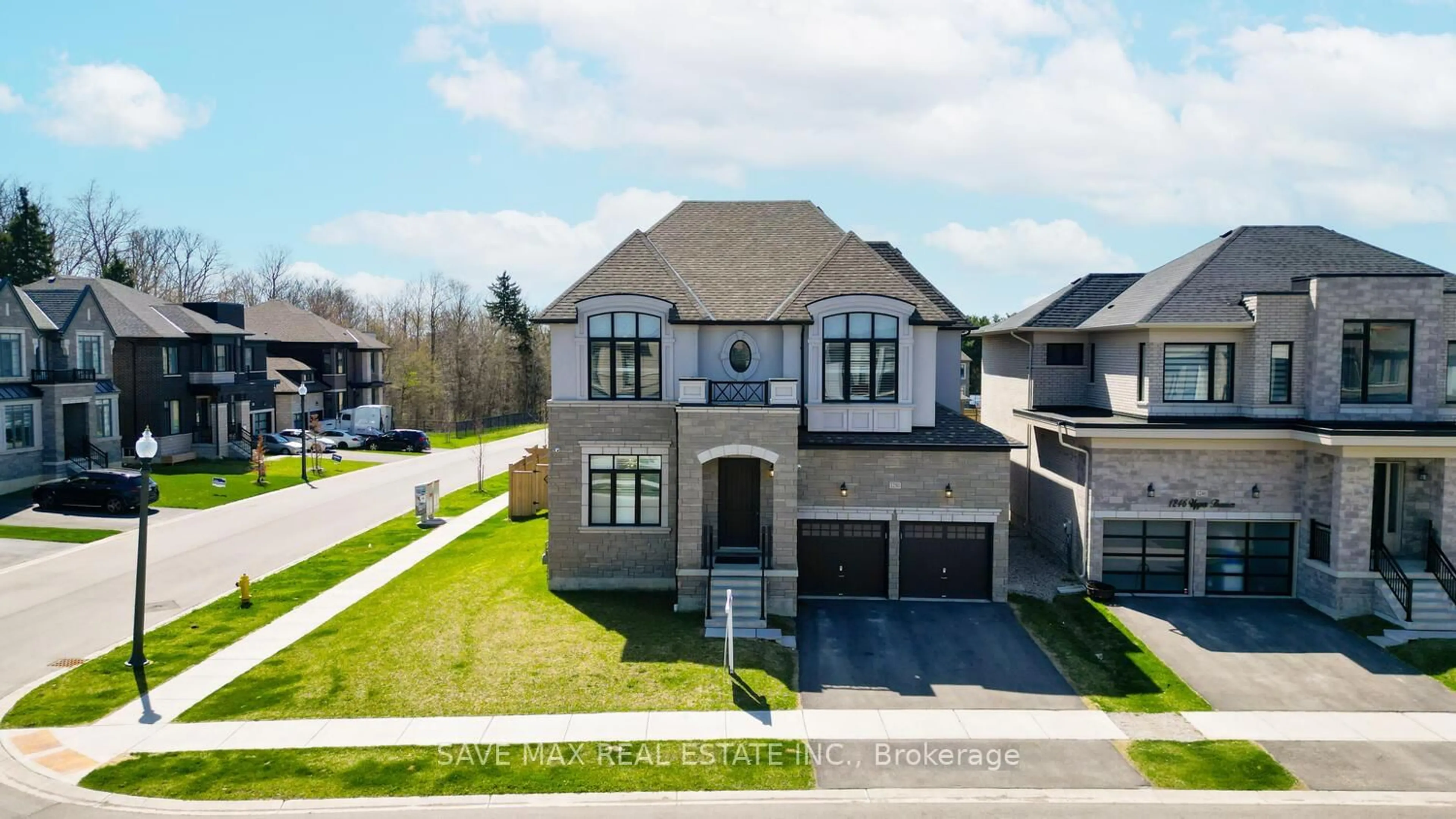 A pic from outside/outdoor area/front of a property/back of a property/a pic from drone, street for 1250 UPPER THAMES Dr, Woodstock Ontario N4T 0M9