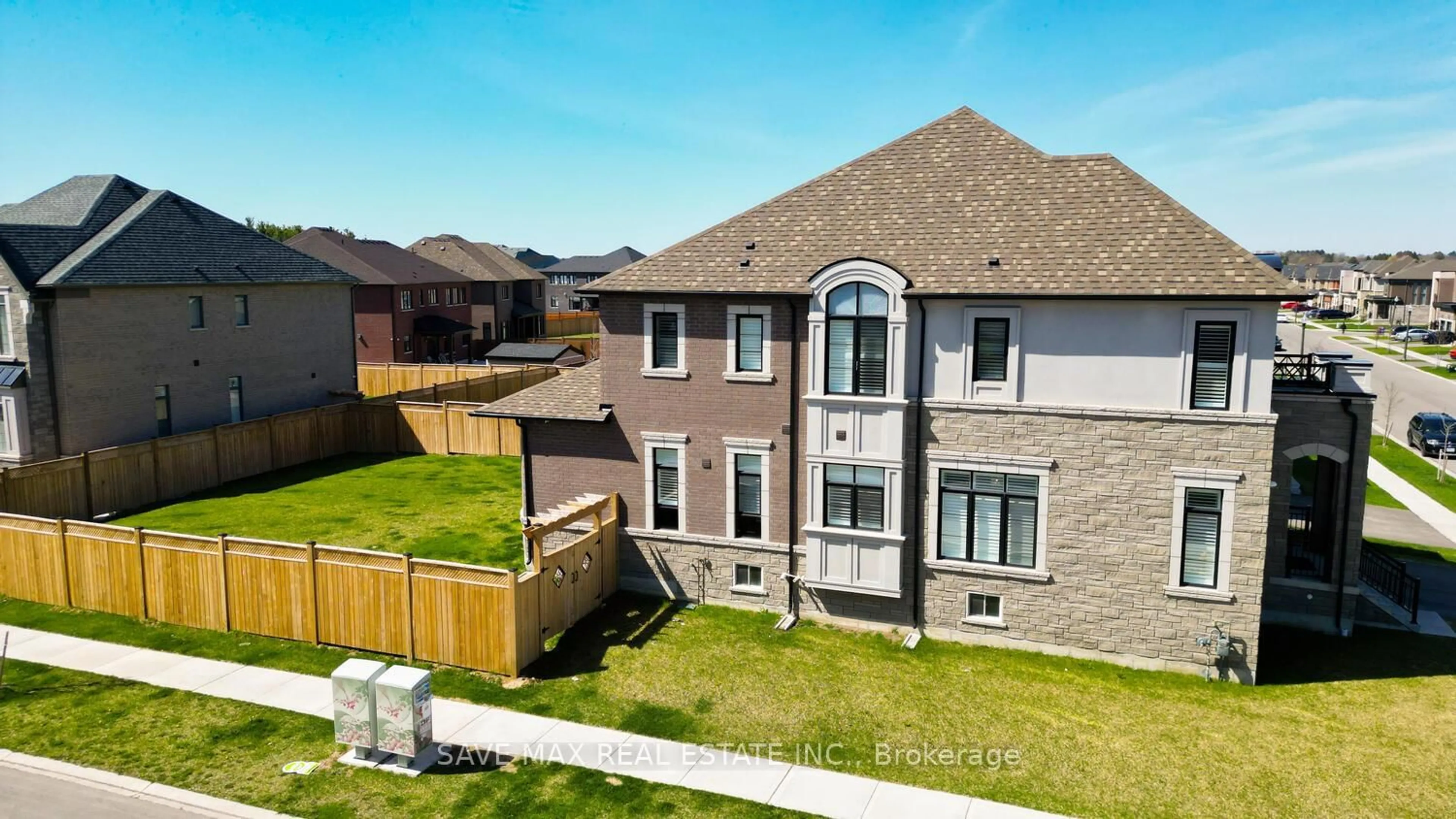 A pic from outside/outdoor area/front of a property/back of a property/a pic from drone, unknown for 1250 UPPER THAMES Dr, Woodstock Ontario N4T 0M9