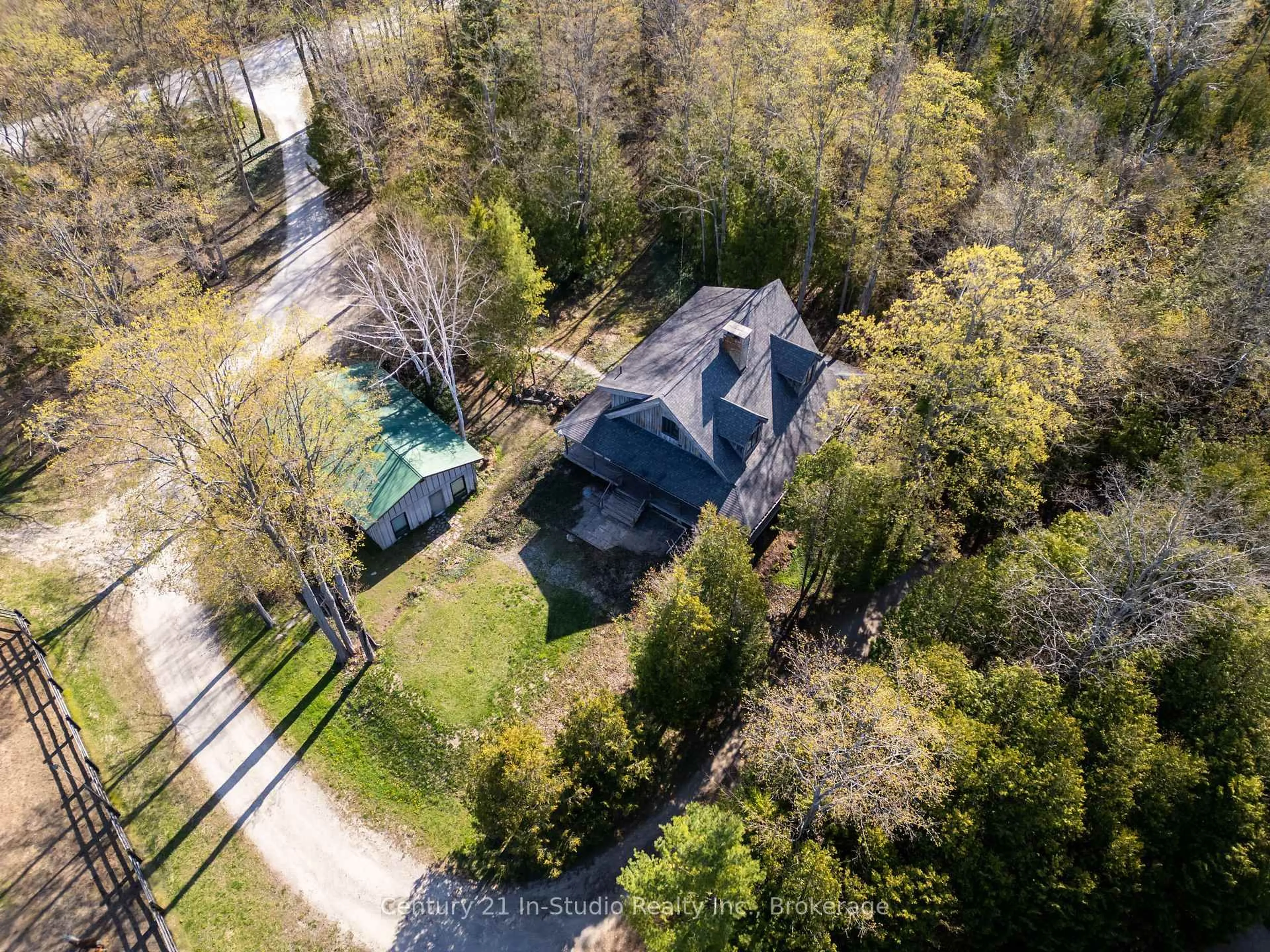 A pic from outside/outdoor area/front of a property/back of a property/a pic from drone, street for 299 North Diagonal Rd, South Bruce Peninsula Ontario N0H 2T0