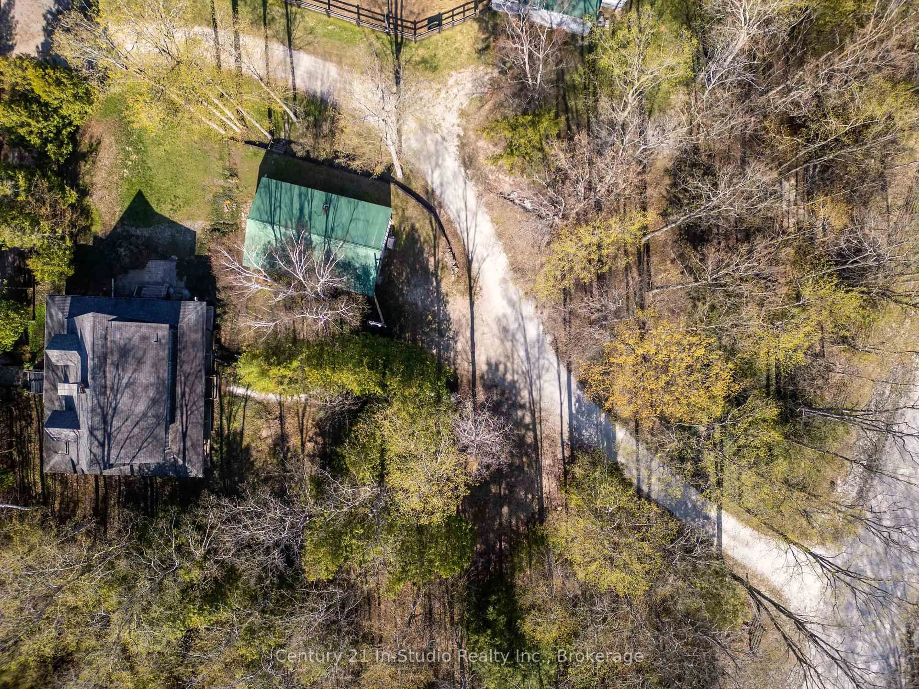 A pic from outside/outdoor area/front of a property/back of a property/a pic from drone, unknown for 299 North Diagonal Rd, South Bruce Peninsula Ontario N0H 2T0