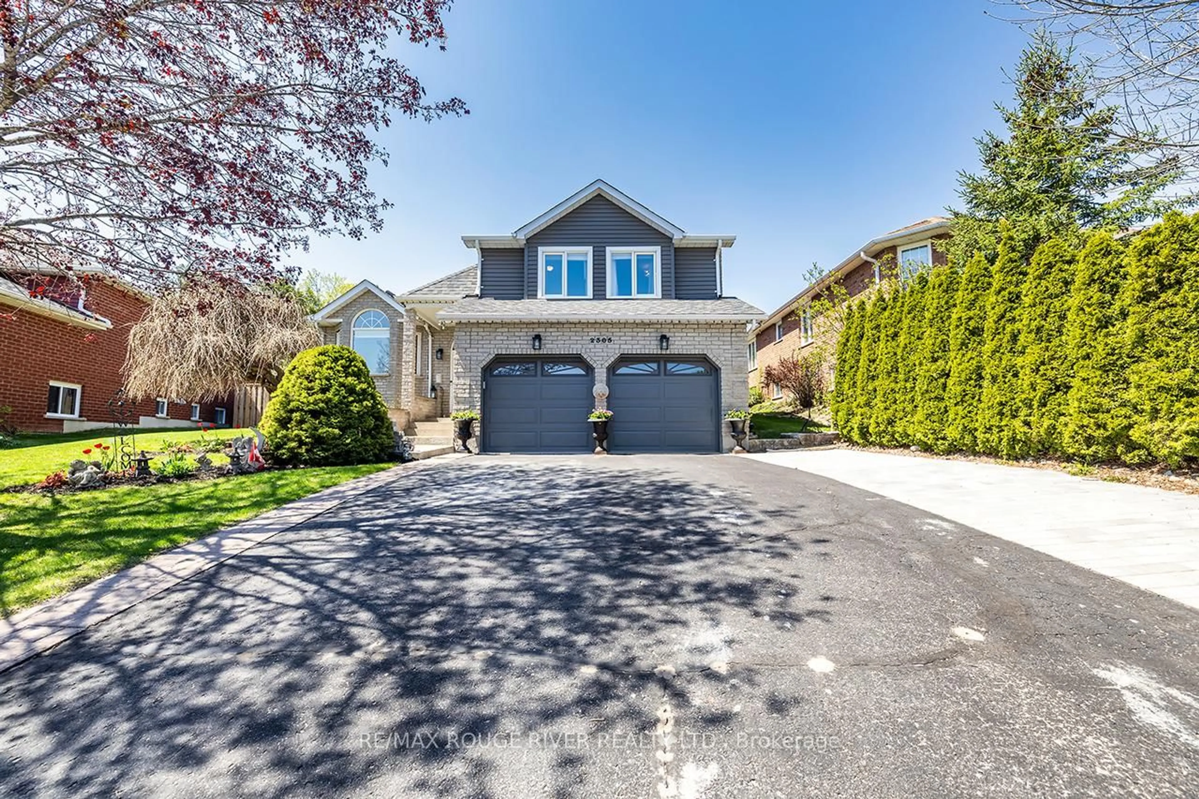 Home with vinyl exterior material, street for 2305 Sumac St, Peterborough West Ontario K9K 2J9