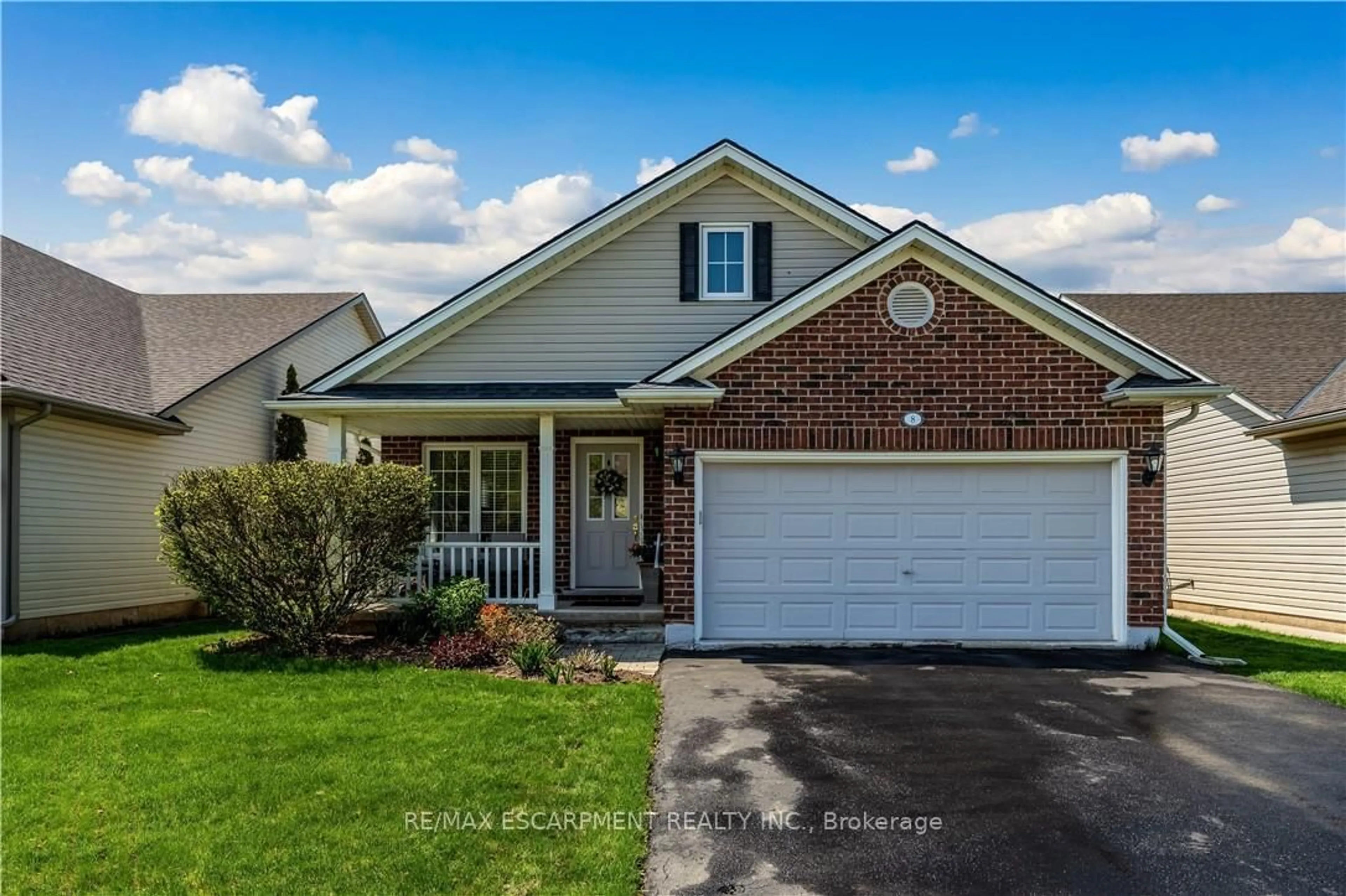 Home with brick exterior material, street for 8 MASON Dr, Pelham Ontario L0S 1E4