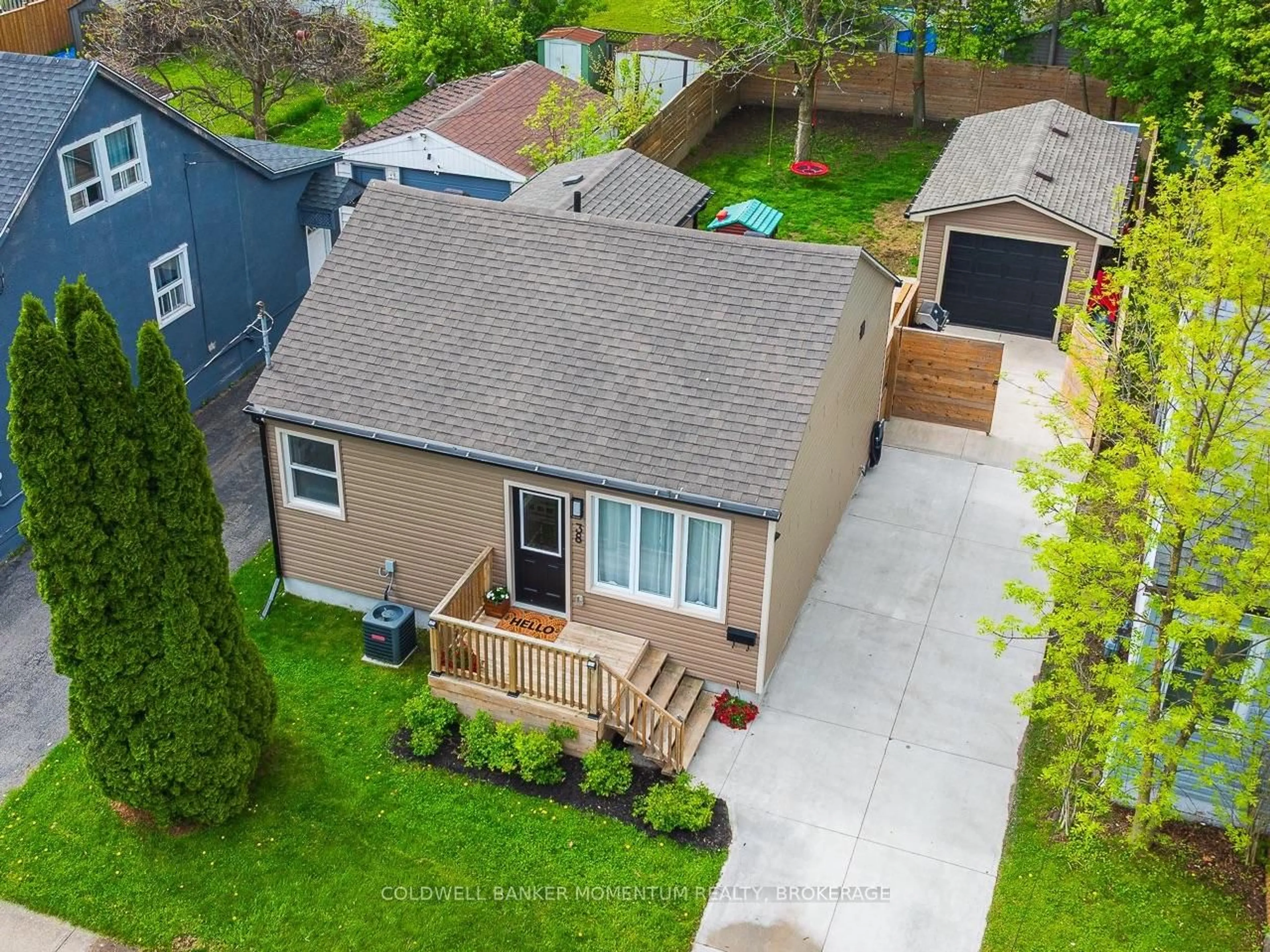 A pic from outside/outdoor area/front of a property/back of a property/a pic from drone, street for 38 Bartlett St, St. Catharines Ontario L2M 5L1