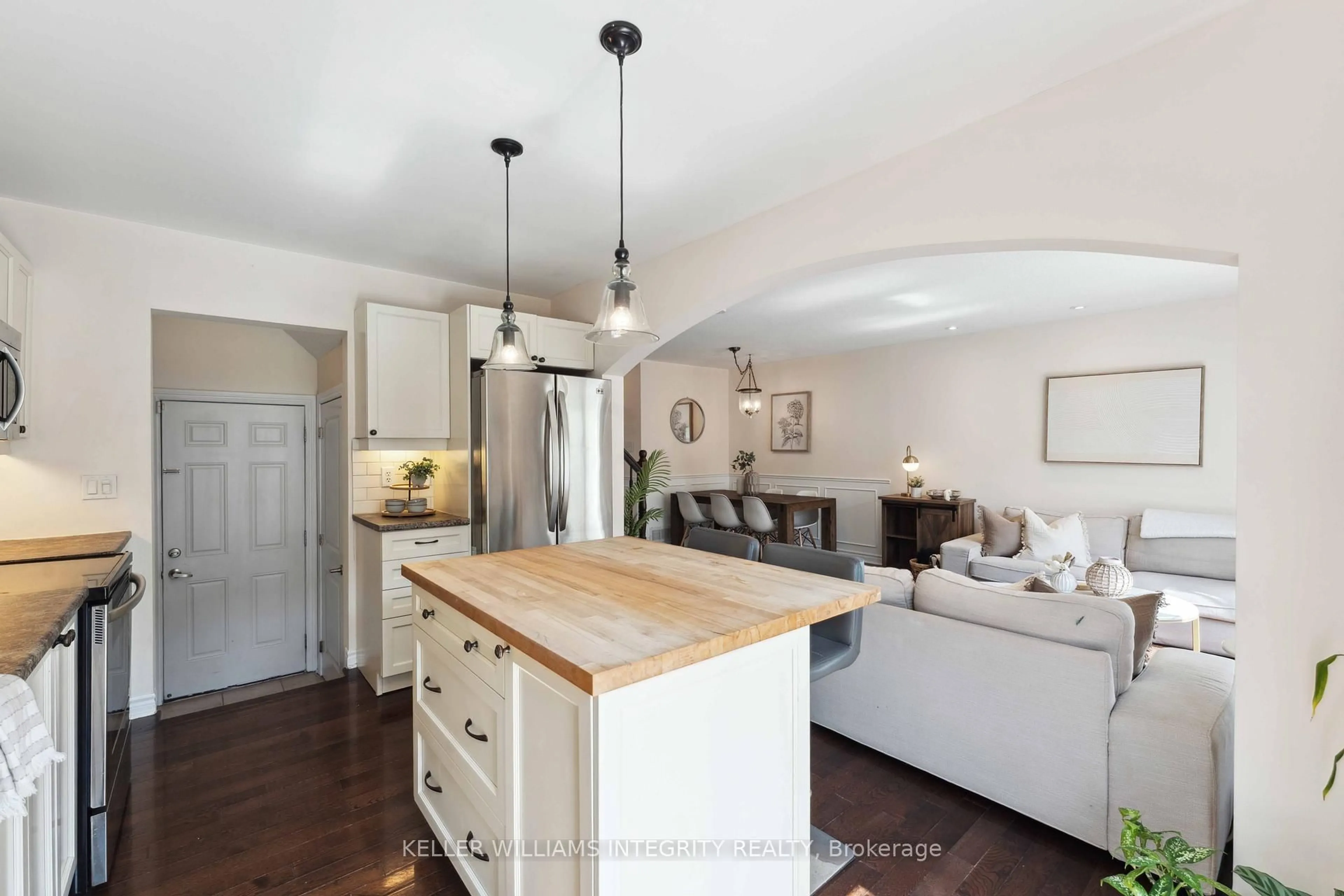 Open concept kitchen, unknown for 1051 Pampero Cres, Ottawa Ontario K2S 0N5