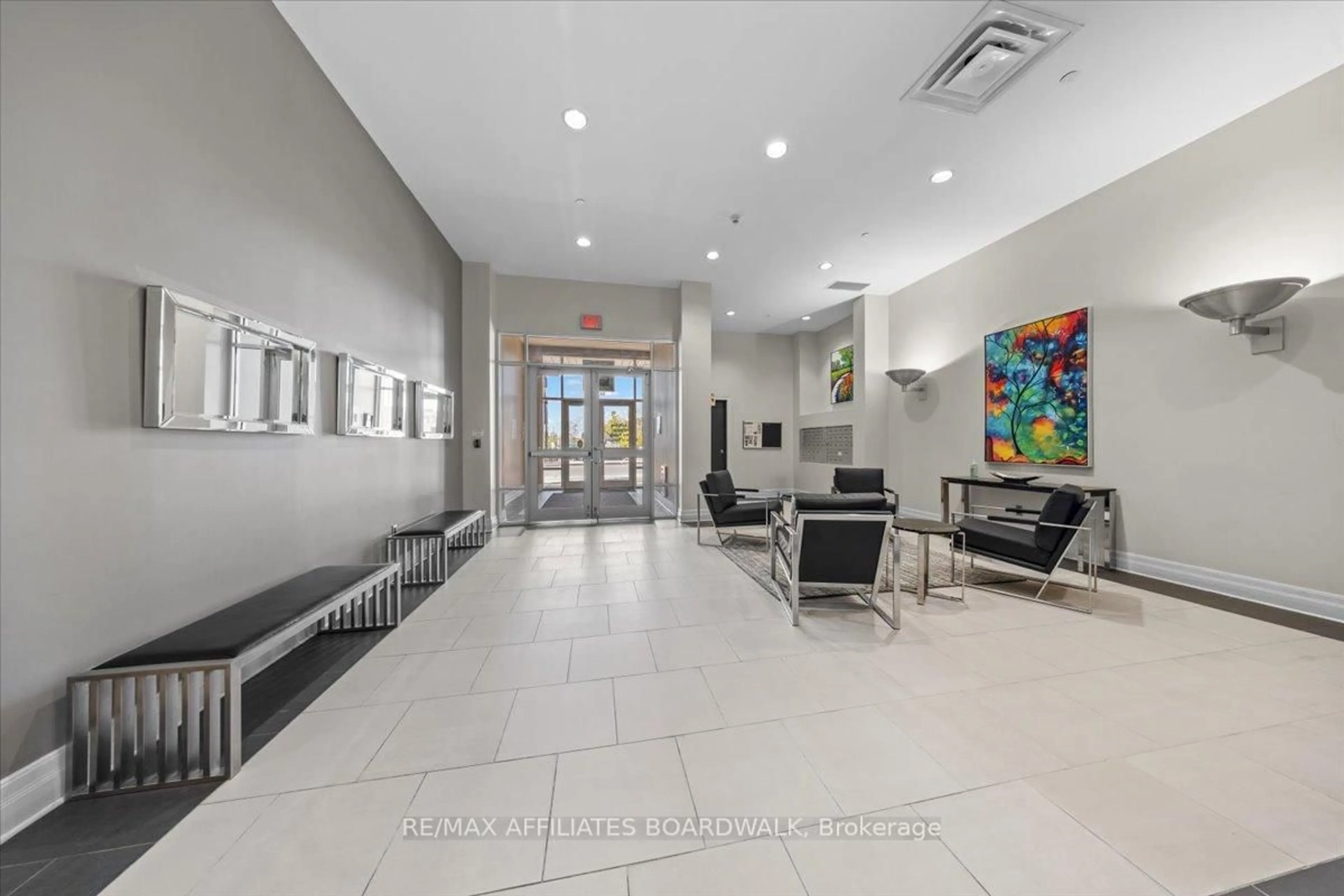 Lobby for 1422 Wellington St #403, Ottawa Ontario K1Y 0X7