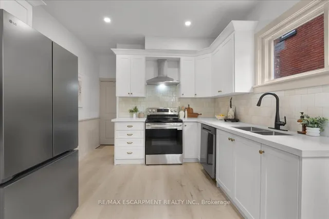 Additional property image - 68 Alanson St