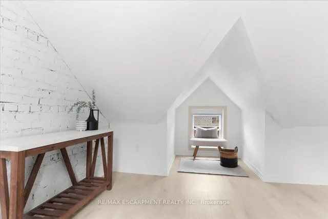 Additional property image - 68 Alanson St