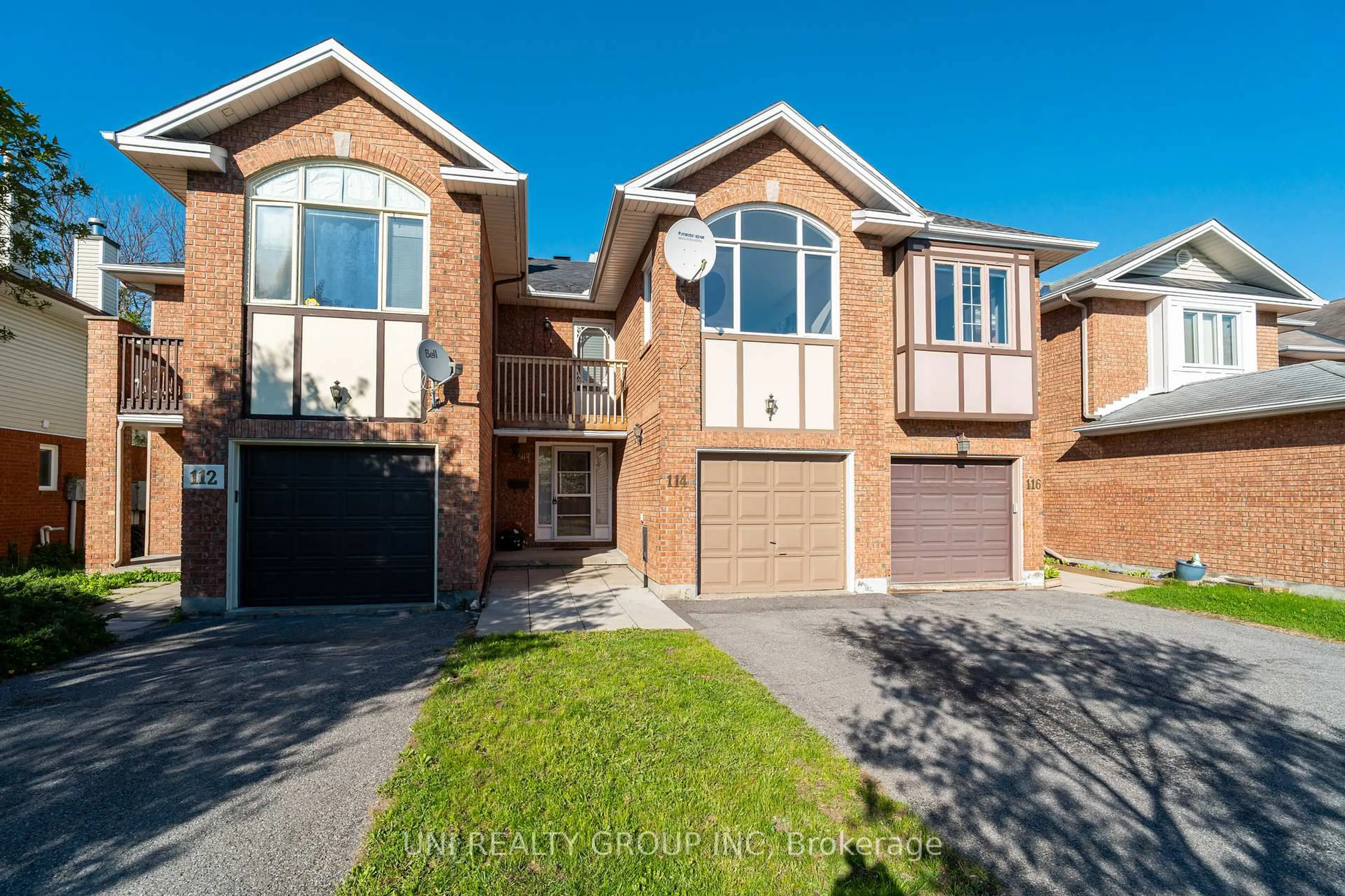 Home with brick exterior material, street for 114 THORNBURY Cres, Nepean Ontario K2G 6C3