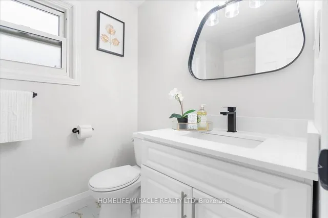 Additional property image - 102 Northmanor Cres