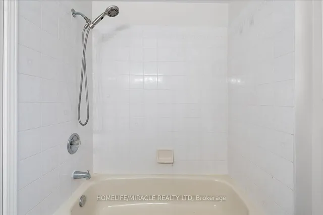 Additional property image - 102 Northmanor Cres