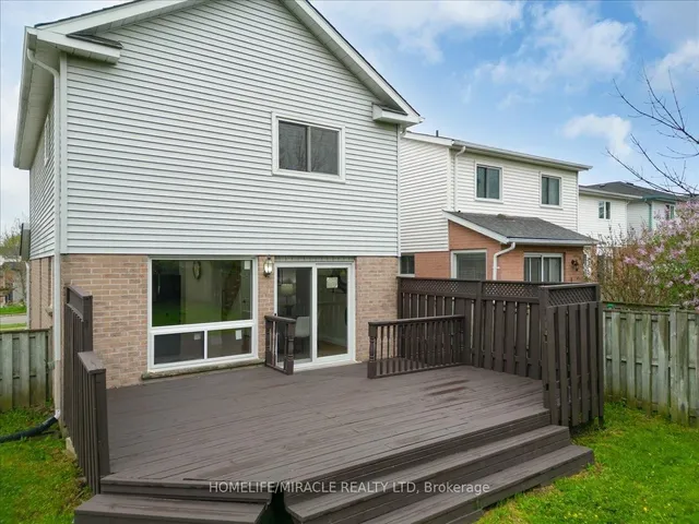 Additional property image - 102 Northmanor Cres