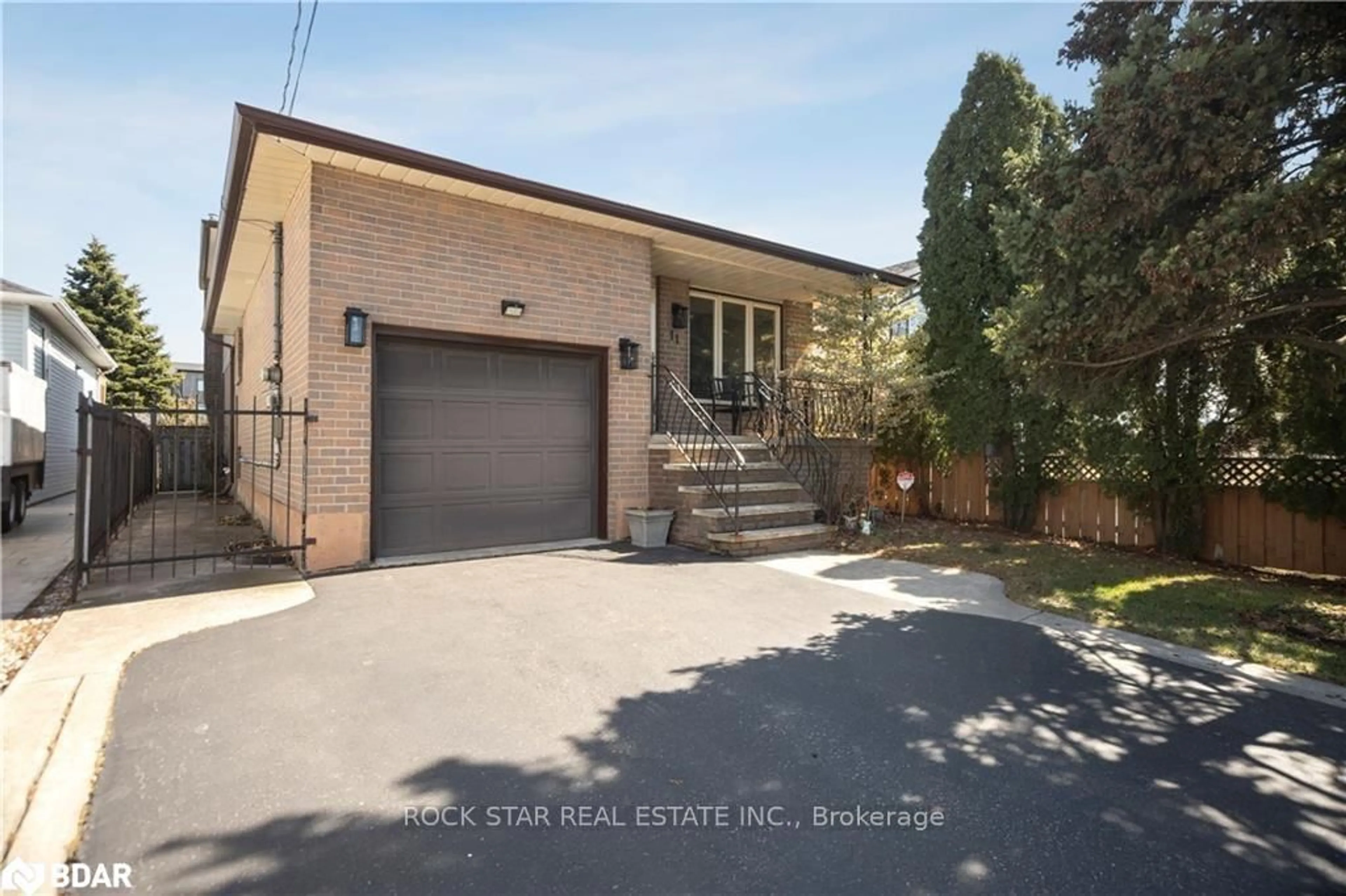 Home with brick exterior material, street for 11 Herbert Crt, Hamilton Ontario L8E 5A6