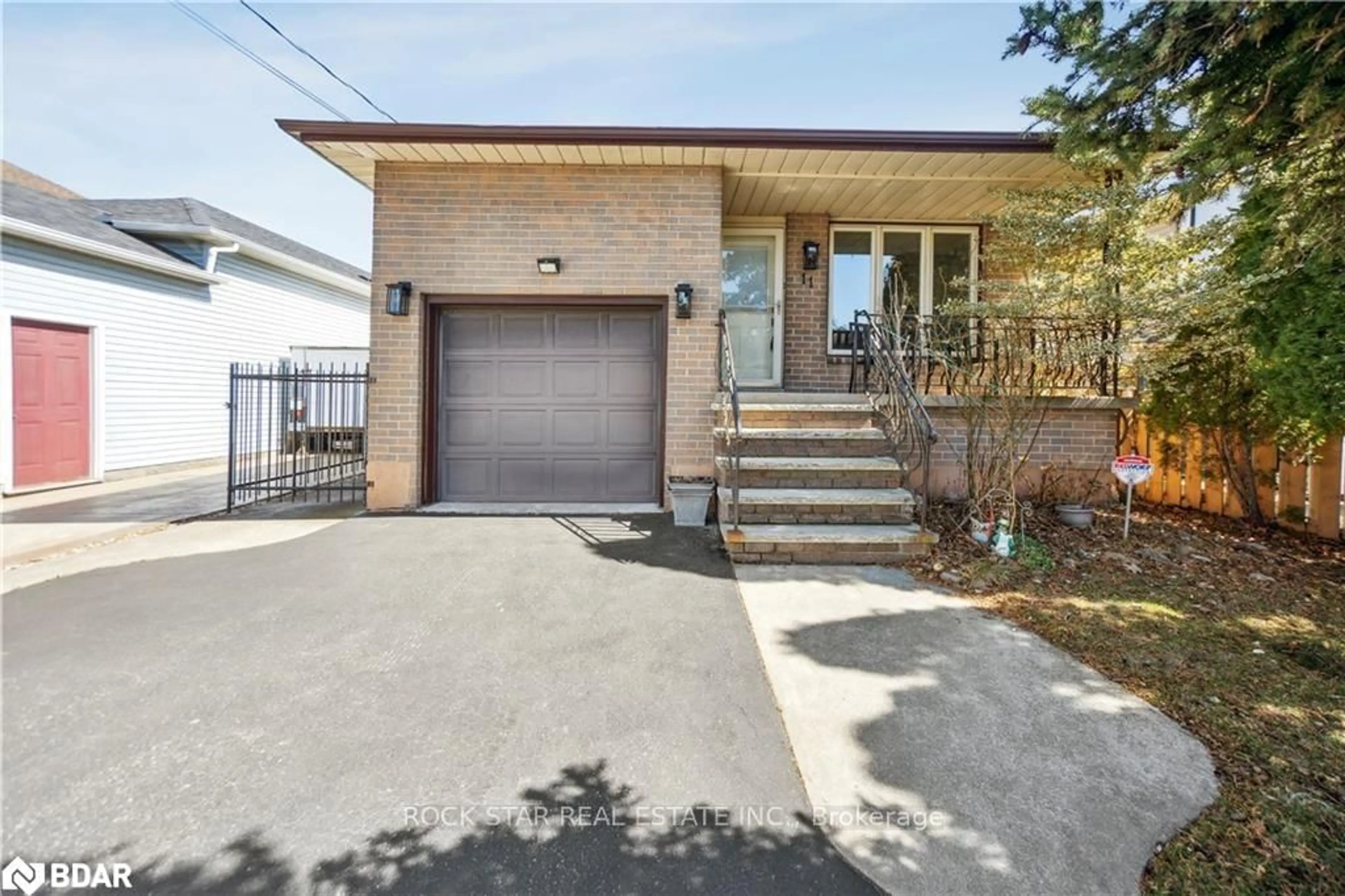 Unknown for 11 Herbert Crt, Hamilton Ontario L8E 5A6