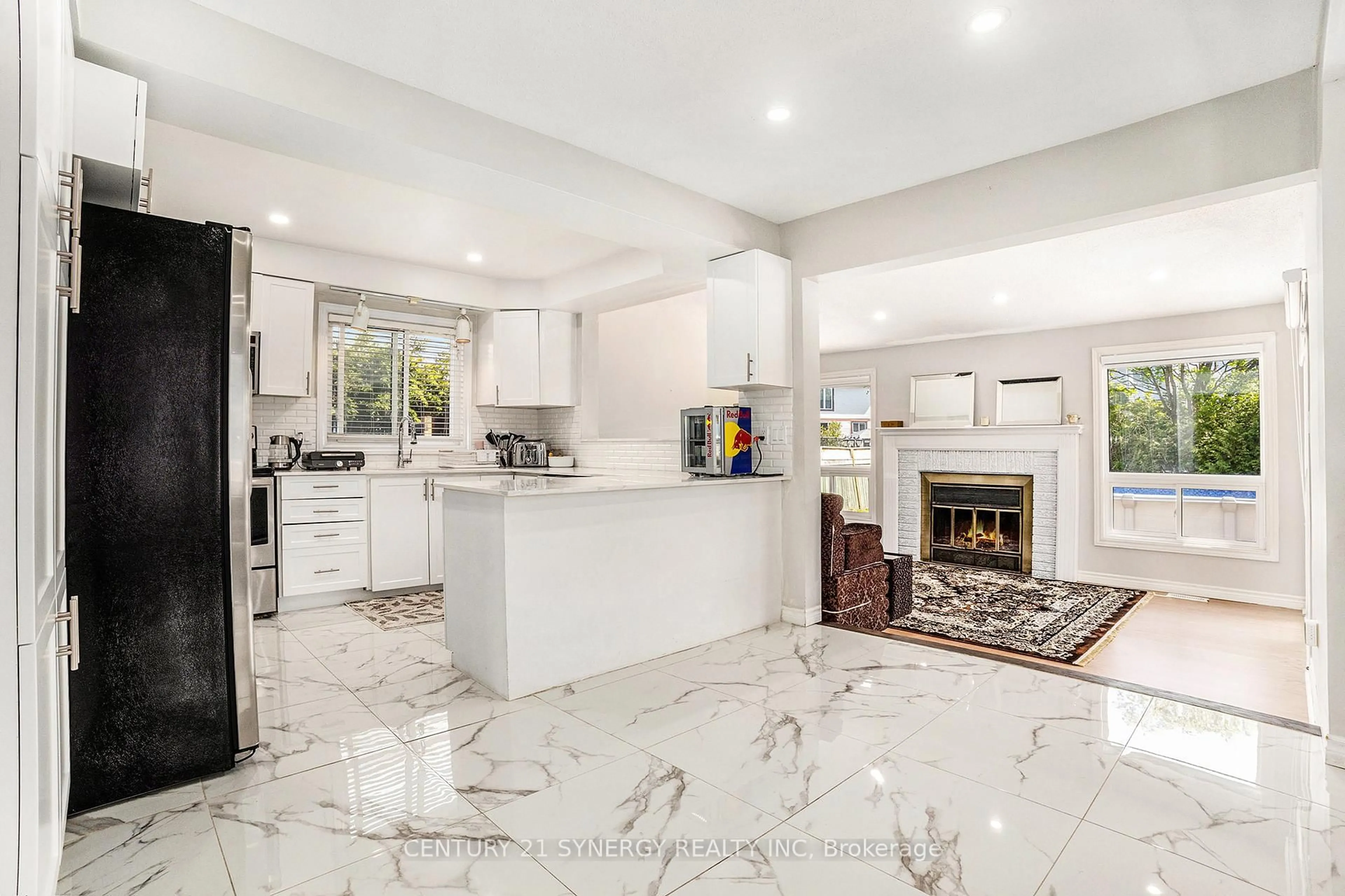 Open concept kitchen, ceramic/tile floor for 40 Keys Way, Ottawa Ontario K1G 4M5