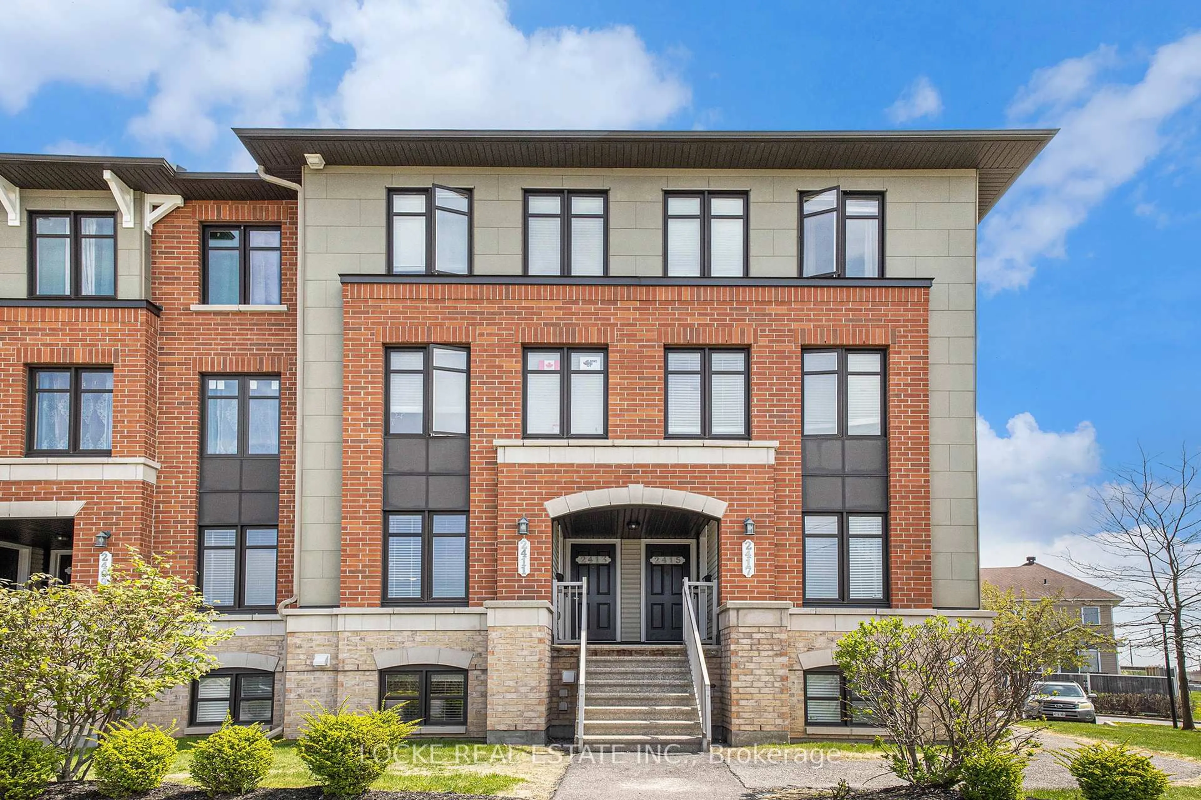 Home with brick exterior material, building for 2411 Esprit Dr, Ottawa Ontario K4A 0T4