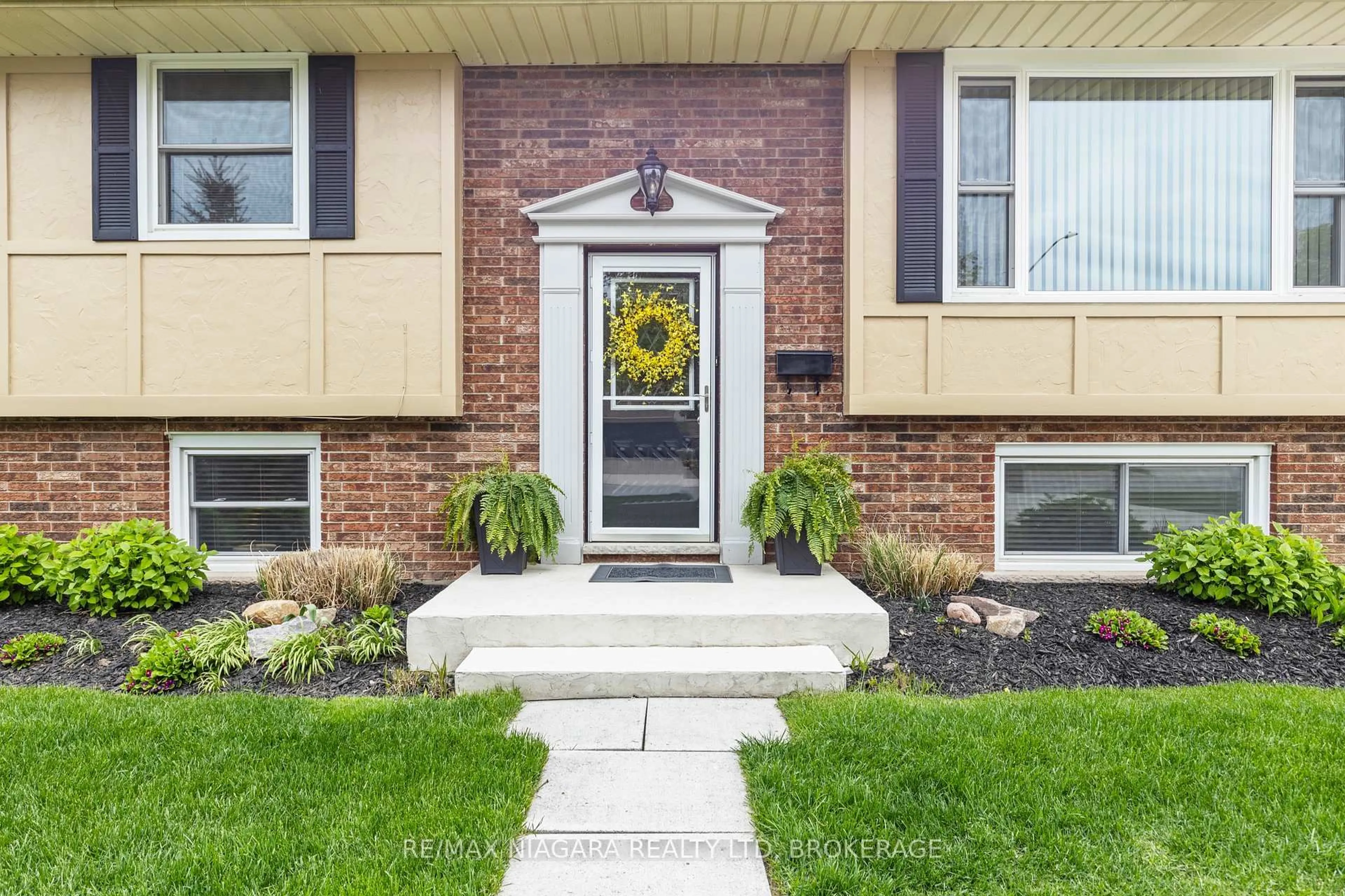 Unknown for 3612 RAPIDSVIEW Dr, Niagara Falls Ontario L2G 6C4
