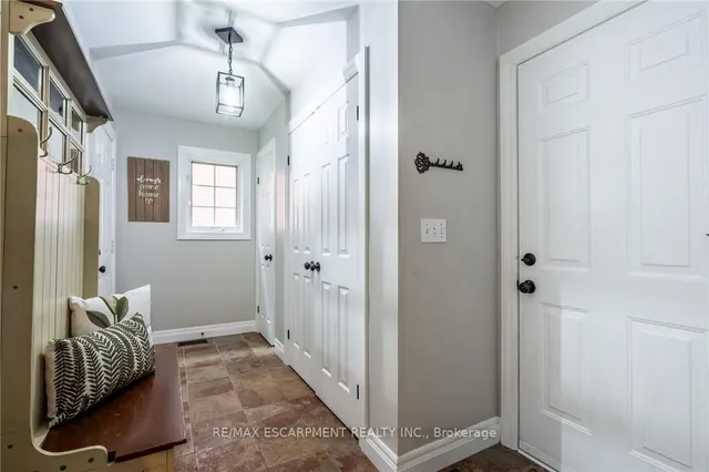 Additional property image - 40 COMMANDO Crt