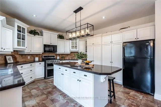 Additional property image - 40 COMMANDO Crt
