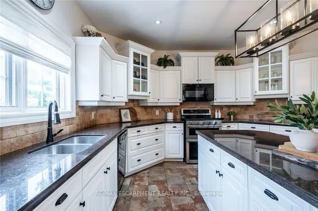 Additional property image - 40 COMMANDO Crt