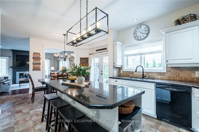 Additional property image - 40 COMMANDO Crt