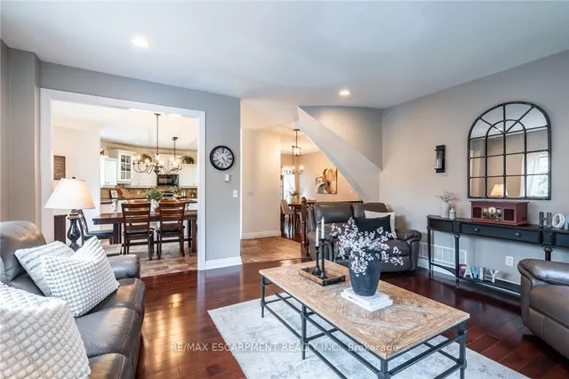 Additional property image - 40 COMMANDO Crt