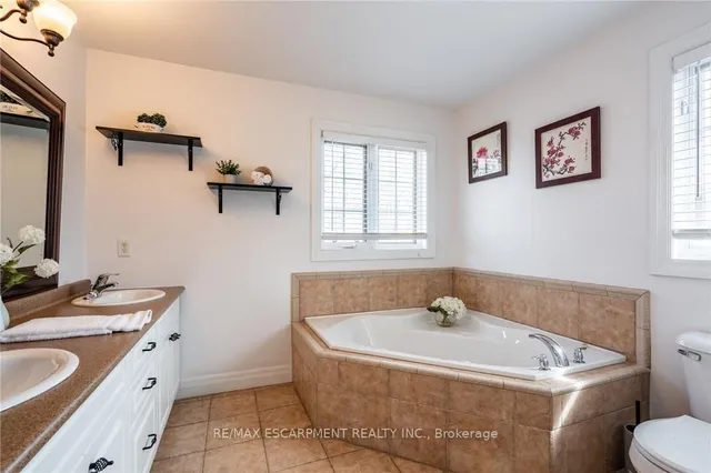 Additional property image - 40 COMMANDO Crt