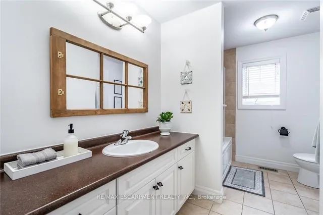 Additional property image - 40 COMMANDO Crt