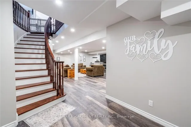 Additional property image - 40 COMMANDO Crt