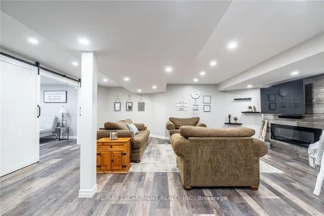 Additional property image - 40 COMMANDO Crt