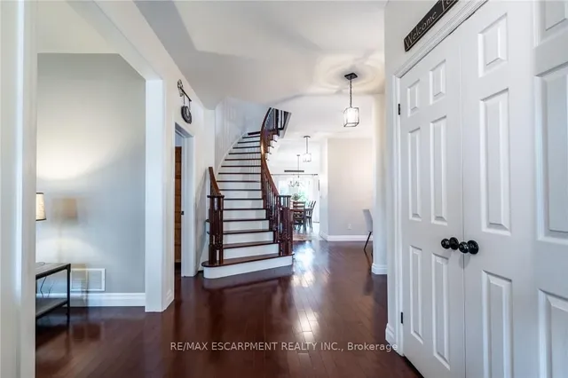 Additional property image - 40 COMMANDO Crt
