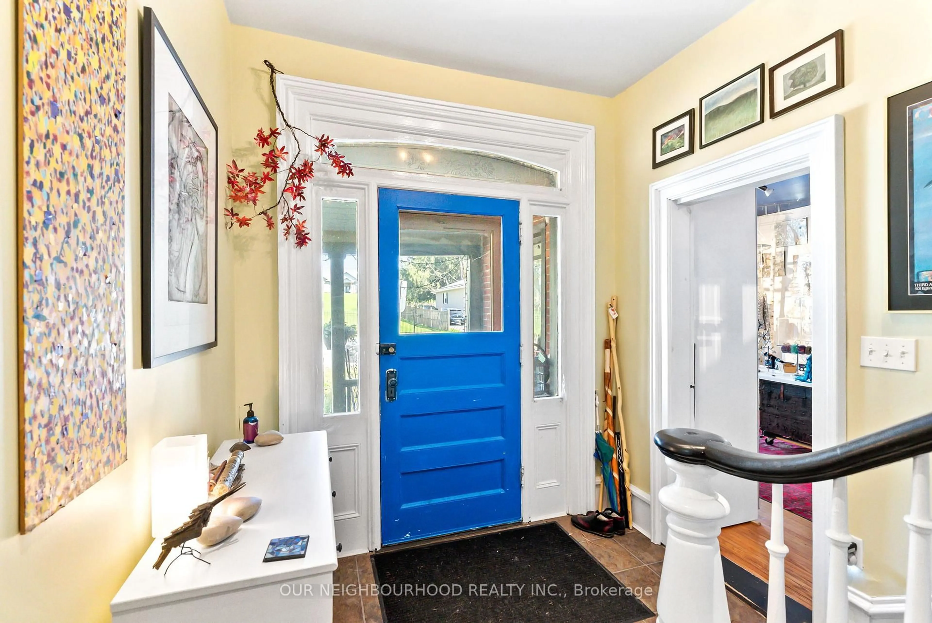 Indoor entryway for 80 King St, Cramahe Ontario K0K 1S0