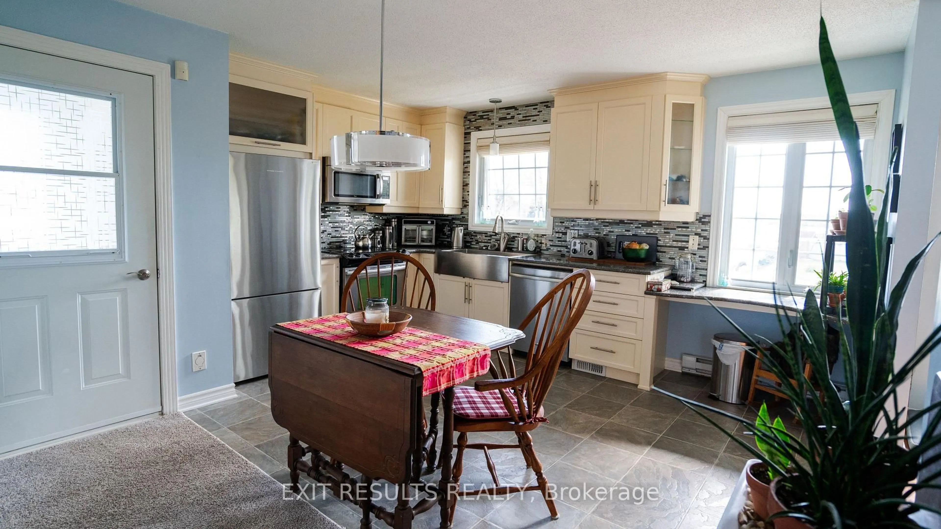 Open concept kitchen, ceramic/tile floor for 557 Bolt Rd, Alfred and Plantagenet Ontario K0B 1A0