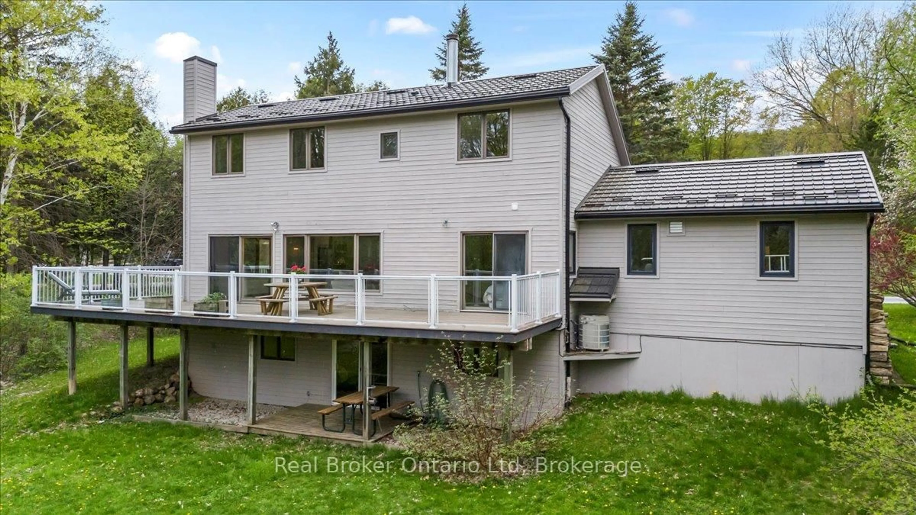 A pic from outside/outdoor area/front of a property/back of a property/a pic from drone, unknown for 109 Wodehouse Crt, Grey Highlands Ontario N0C 1G0