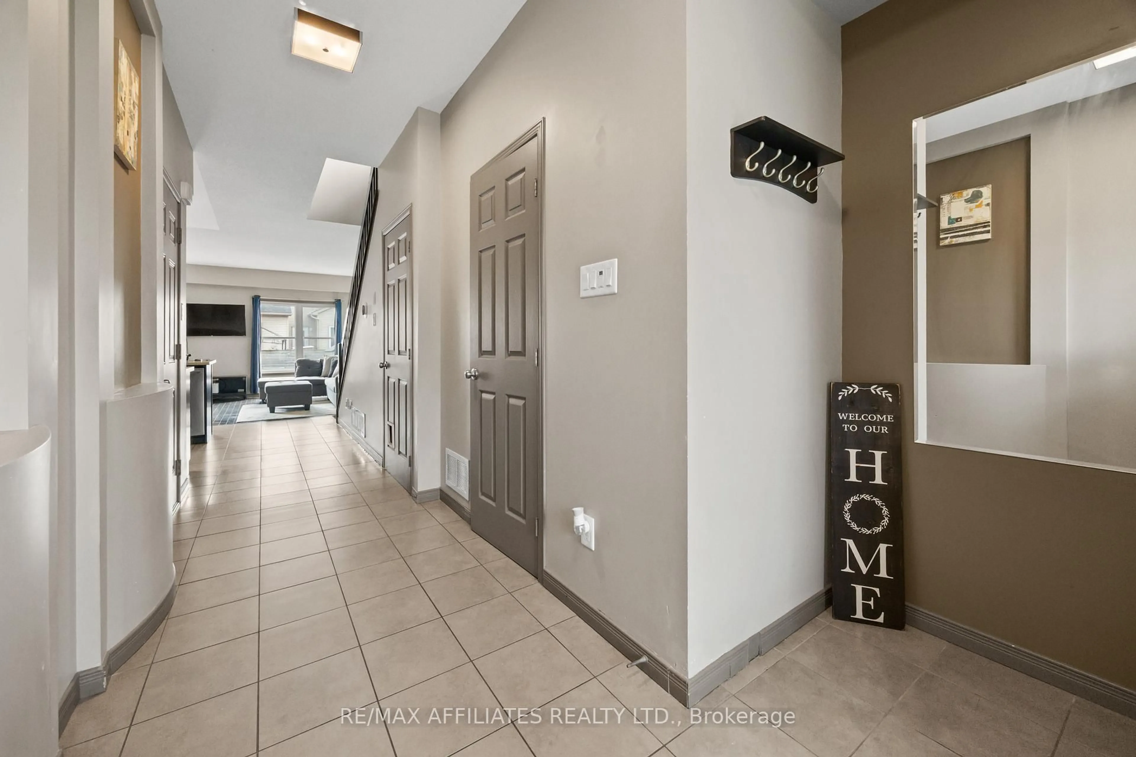 Indoor foyer for 60 Hackberry Tr, Carleton Place Ontario K7C 0B1