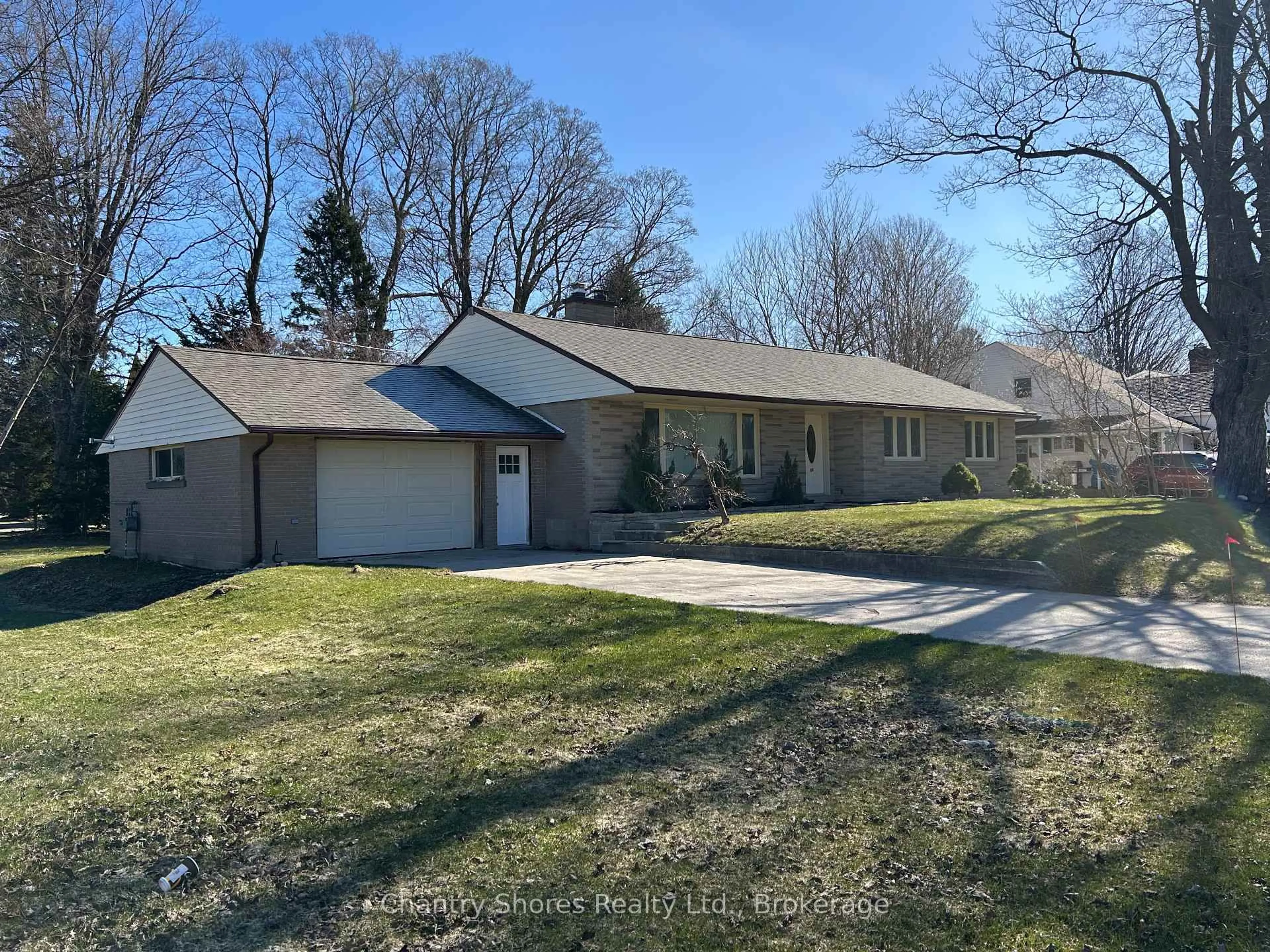 A pic from outside/outdoor area/front of a property/back of a property/a pic from drone, street for 647 Eugenie St, Saugeen Shores Ontario N0H 2C4