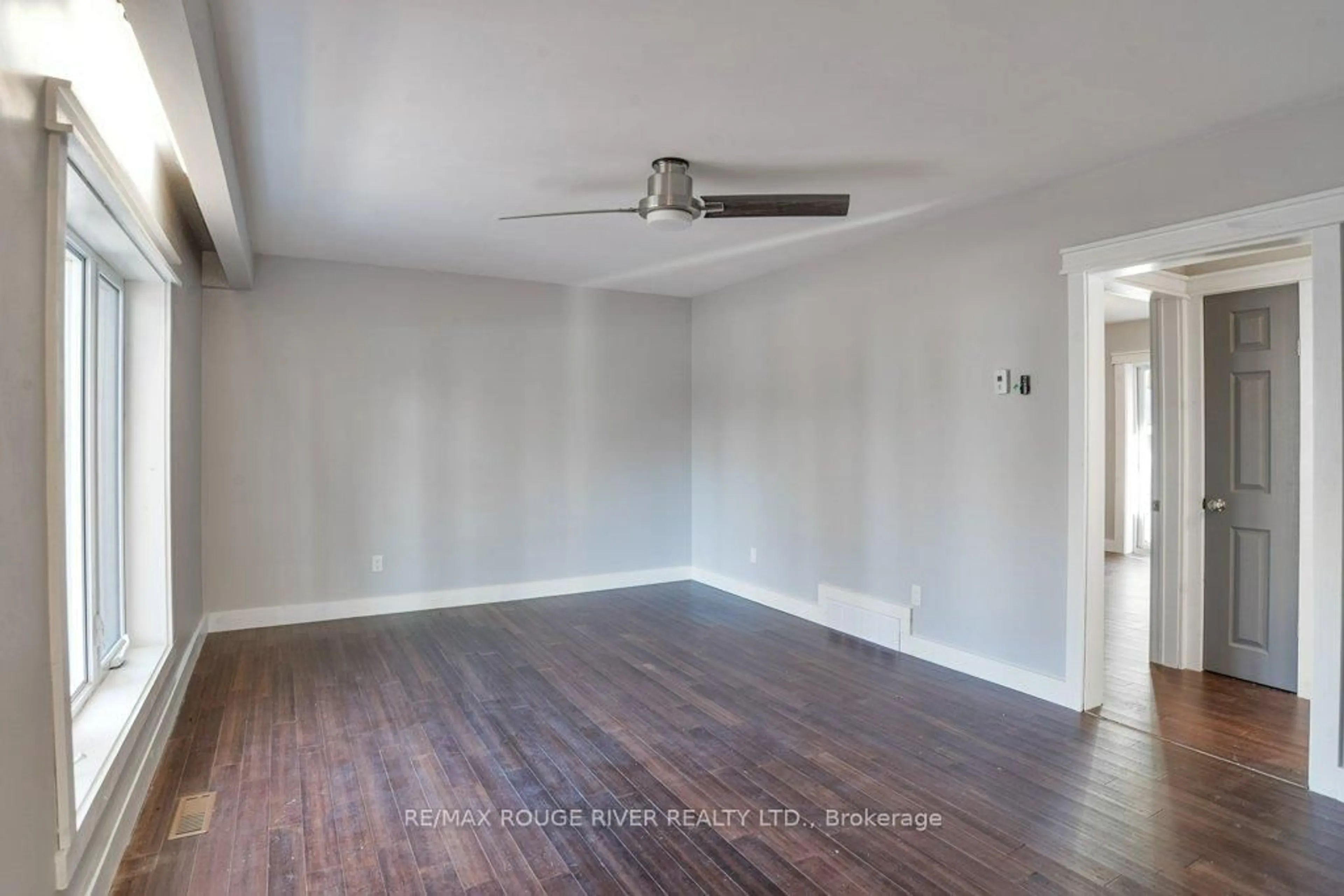 A pic of a room for 125 Oakwood Dr, Gravenhurst Ontario P1P 1B3