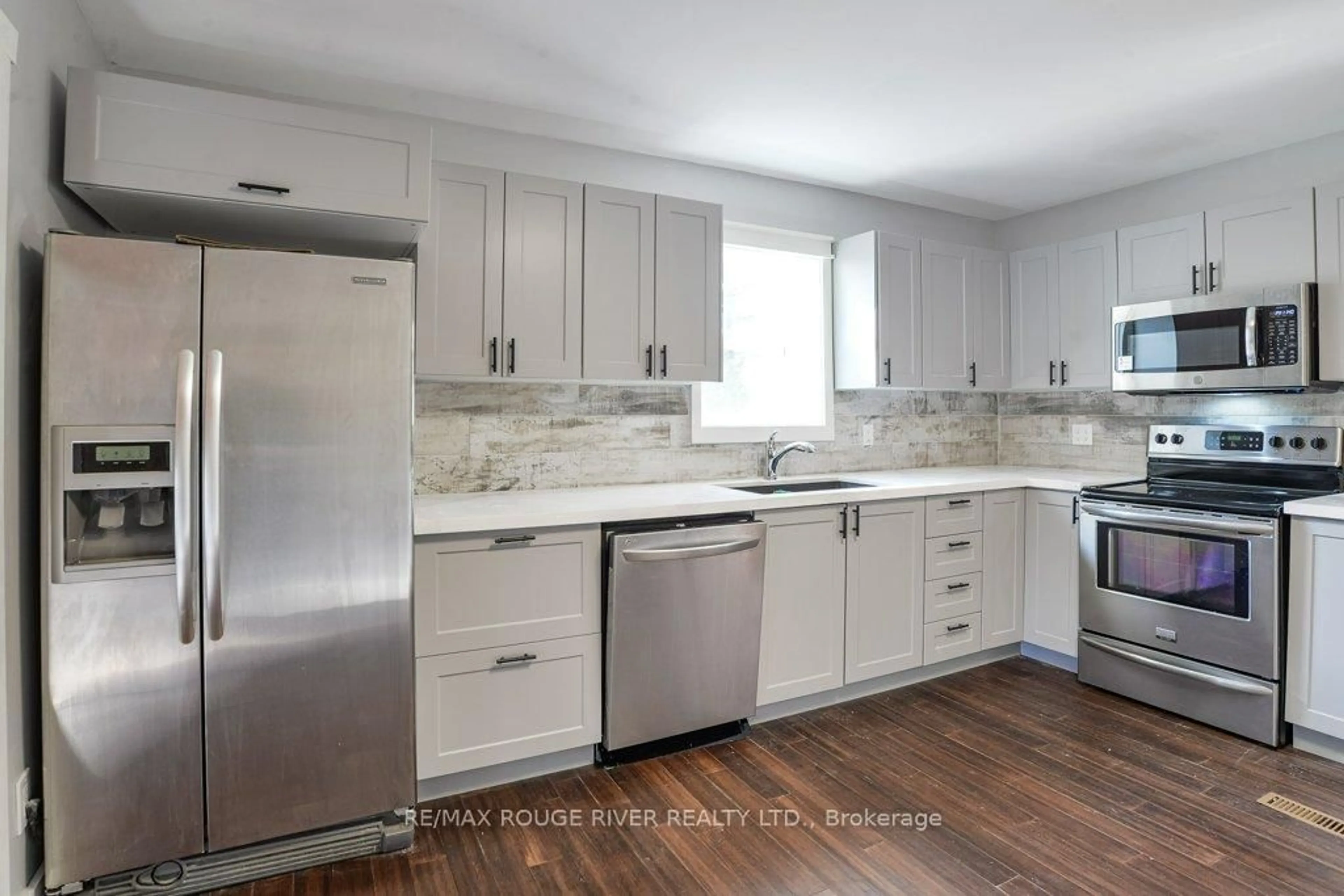 Unknown for 125 Oakwood Dr, Gravenhurst Ontario P1P 1B3