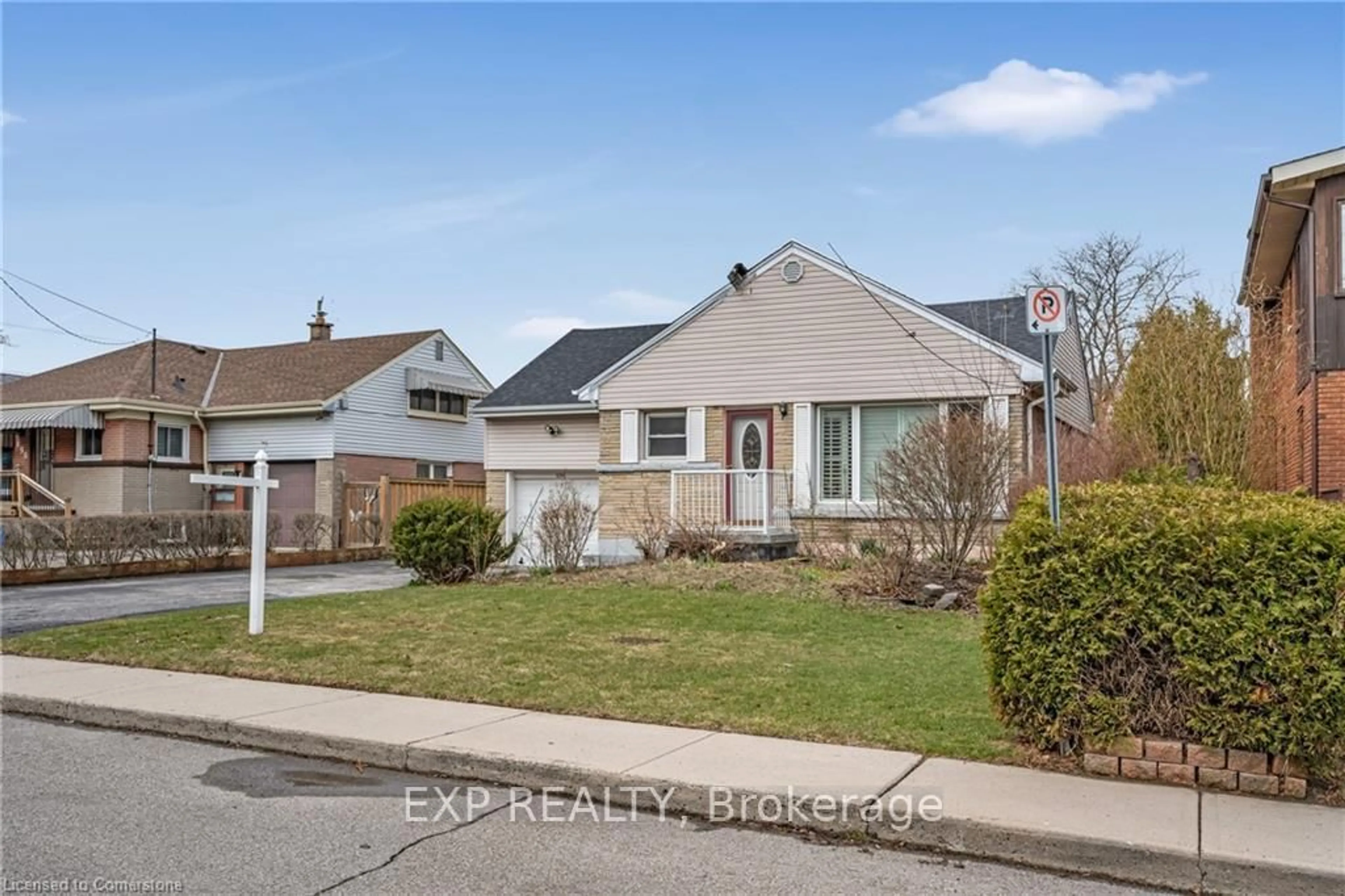 Home with vinyl exterior material, street for 494 East 37th St, Hamilton Ontario L8V 4B9