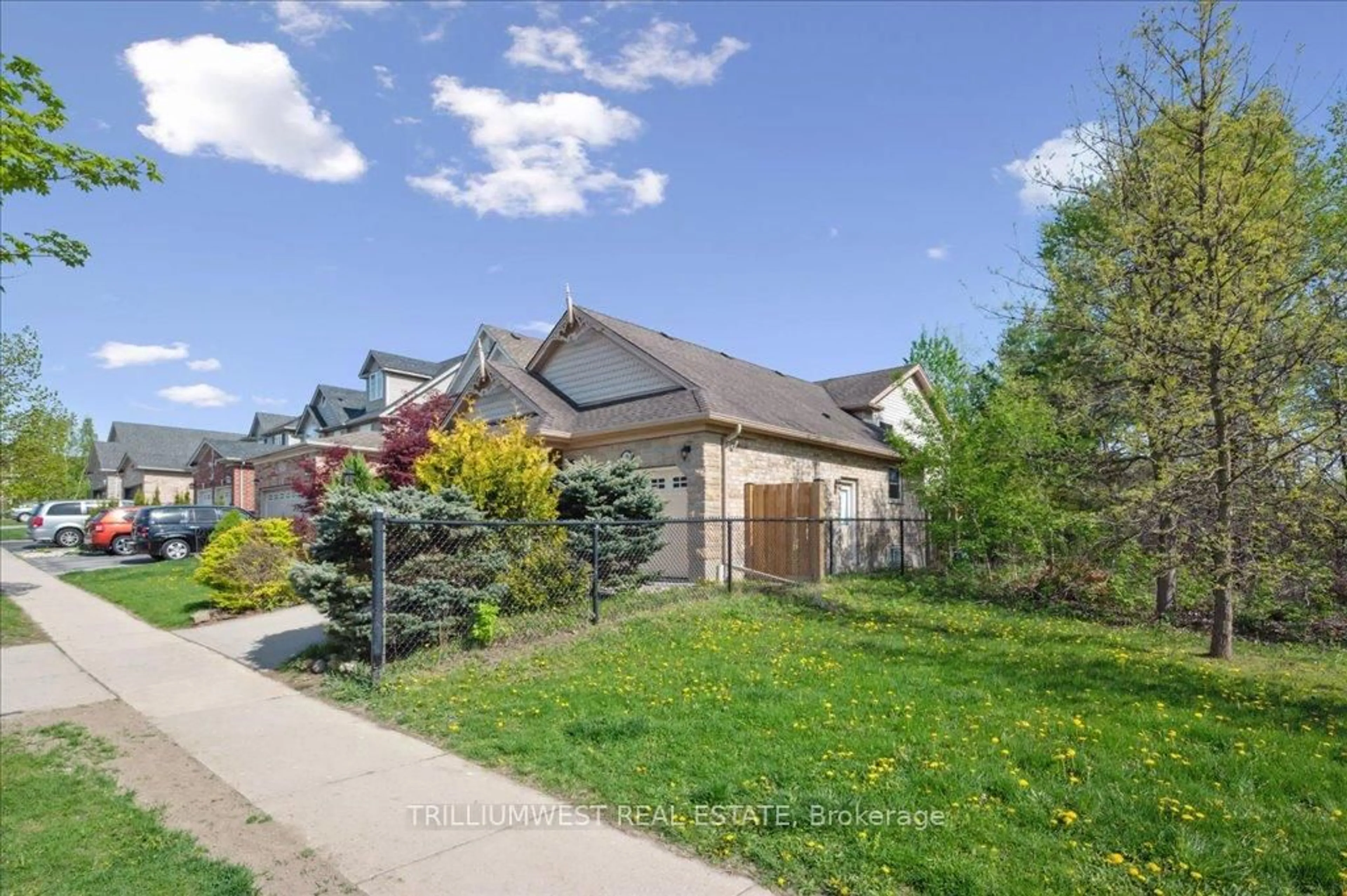 A pic from outside/outdoor area/front of a property/back of a property/a pic from drone, street for 19 Housler Lane, Cambridge Ontario N3C 4H7