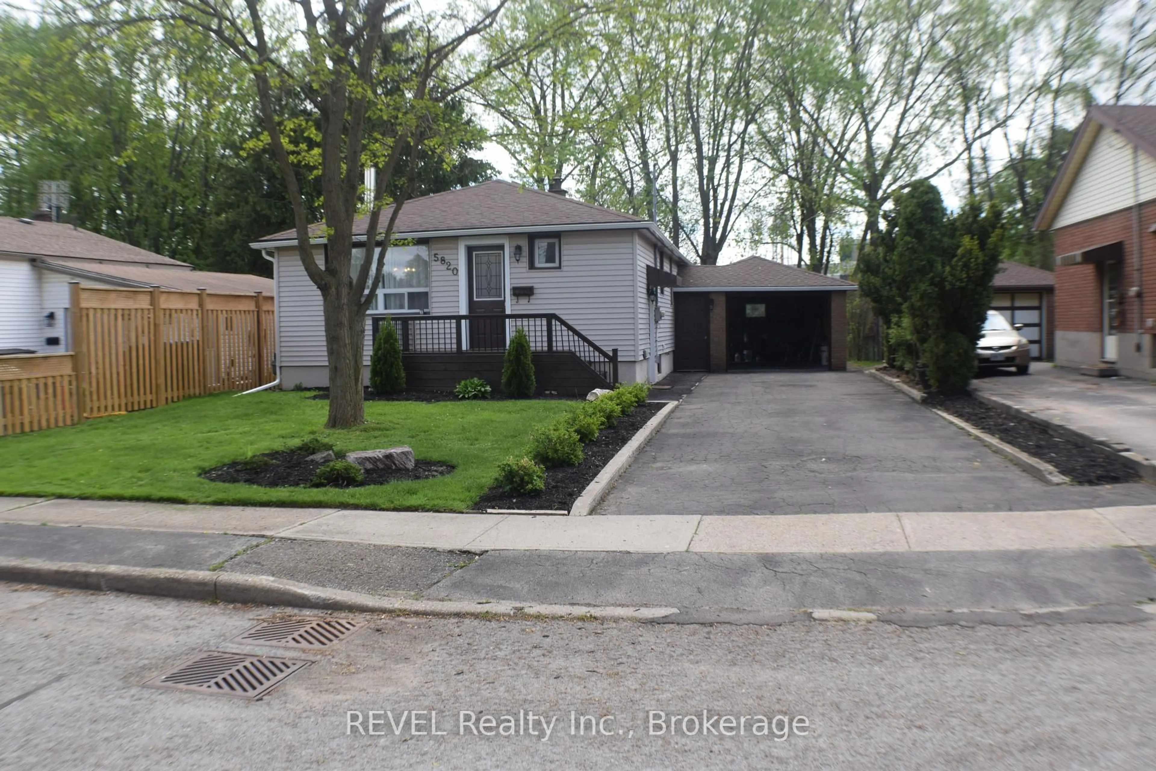 Unknown for 5820 Keith St, Niagara Falls Ontario L2J 1J9