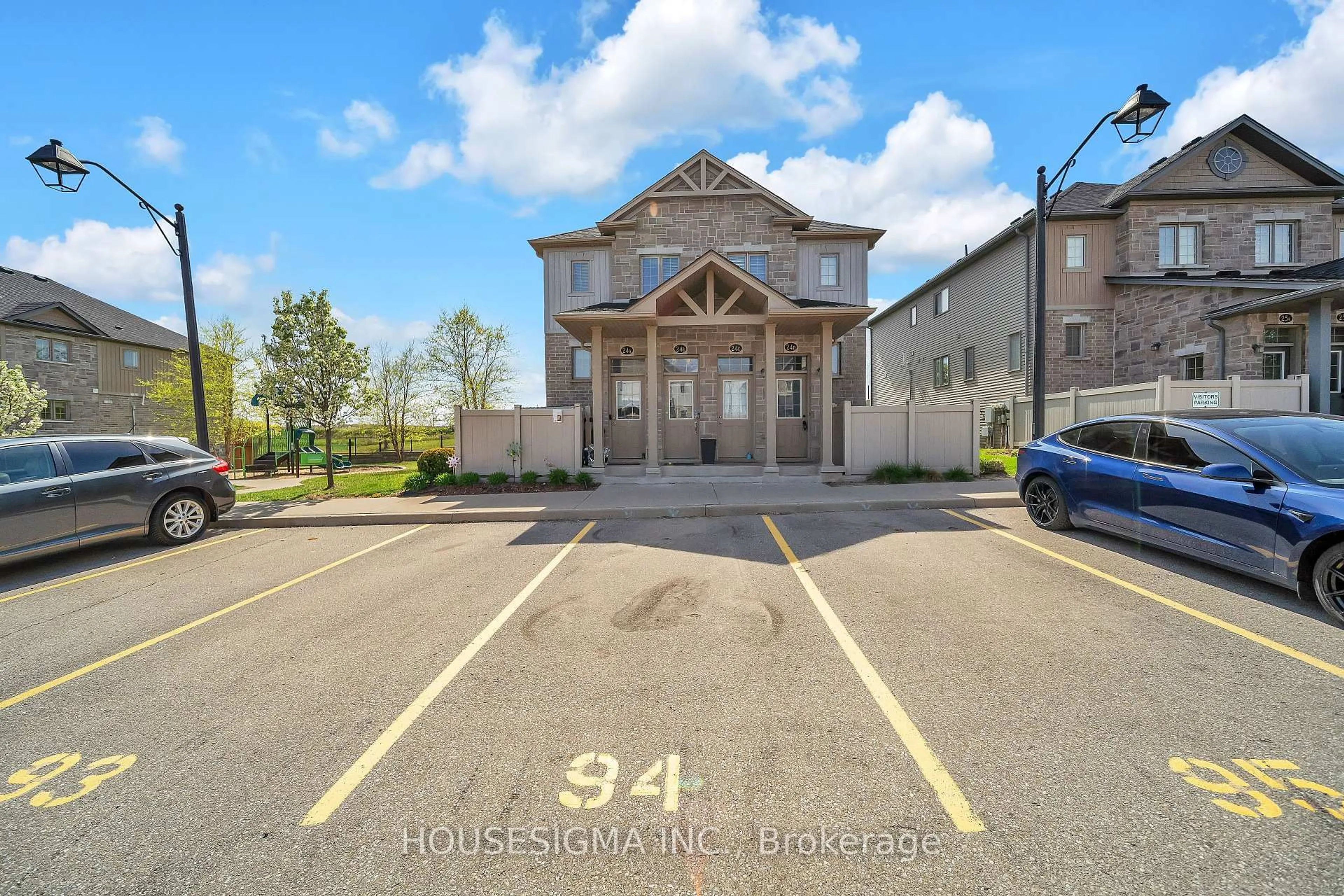 Indoor foyer for 388 Old Huron Rd #24B, Kitchener Ontario N2R 0J7